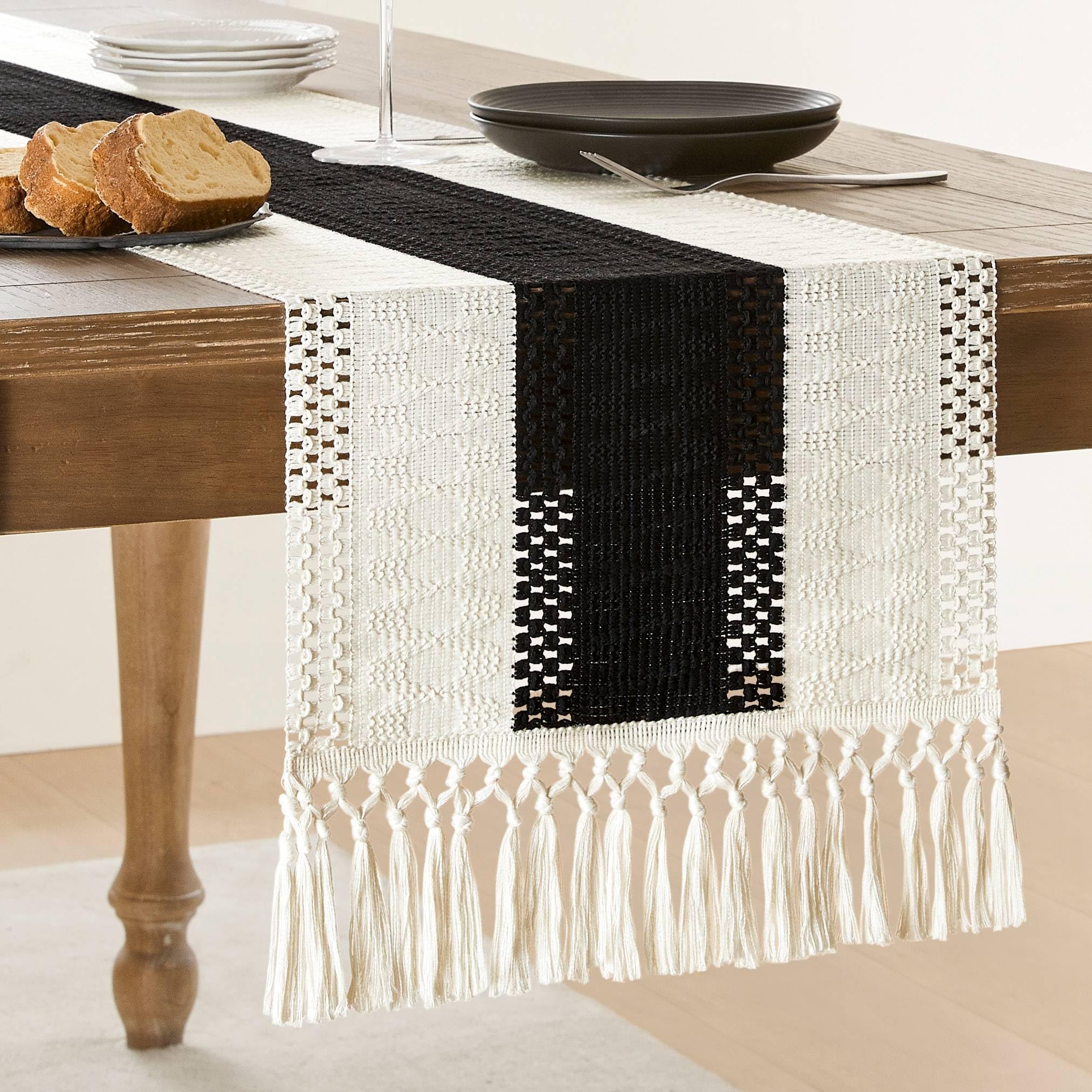 Camino De Mesa Zeemart, Estilo Macramé, Bicolor, 36 X 229 Cm, Negro/iv - Venta Internacional.