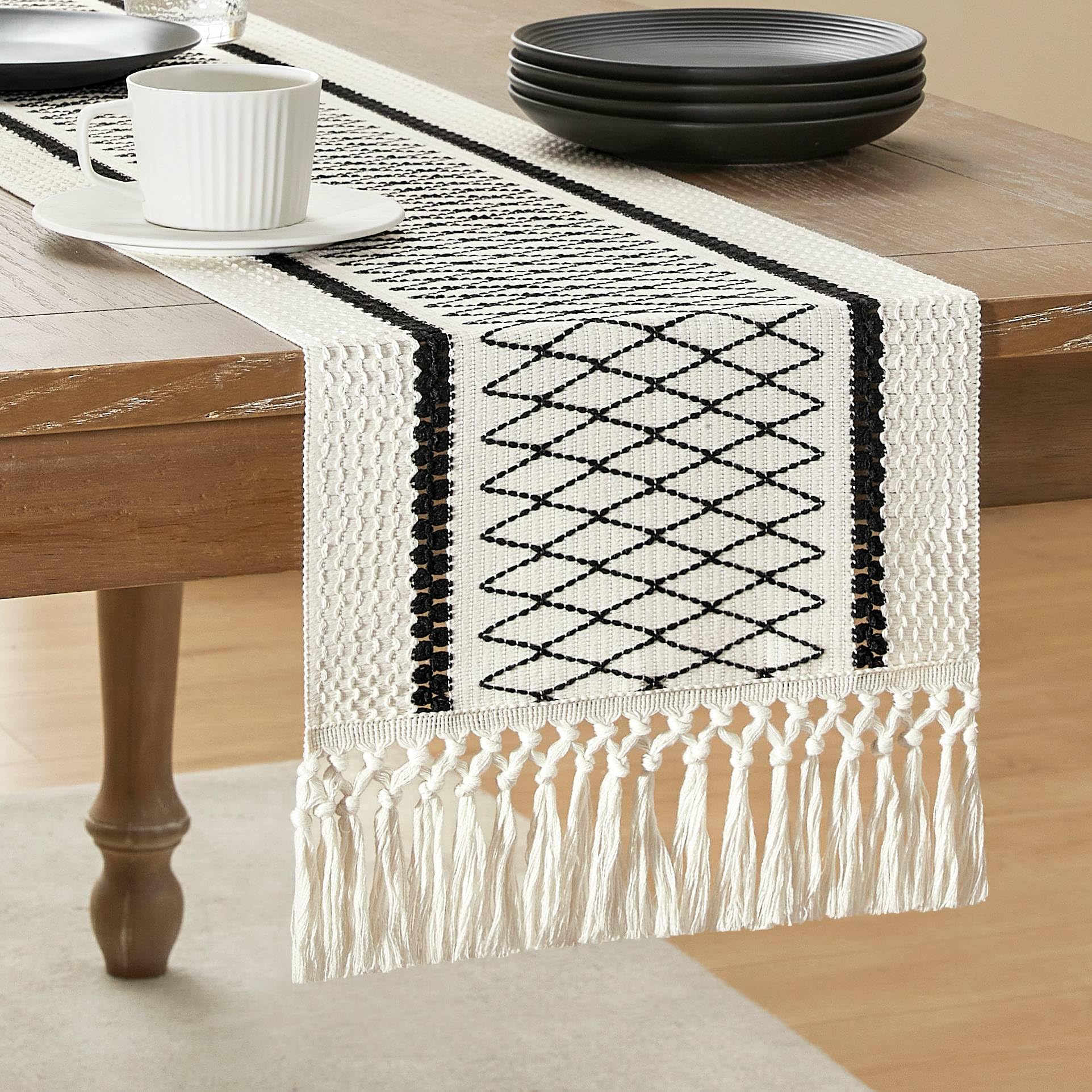 Tapete De Mesa Zeemart, Estilo Macramé, Bicolor, 30 X 120 Cm, Negro/iv - Venta Internacional.