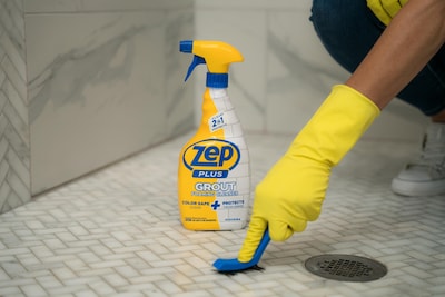 Foto 6 | Beneficios 2 En 1 Del Limpiador Espumoso Para Lechada Zep Plus R54212 946 Ml - Venta Internacional.