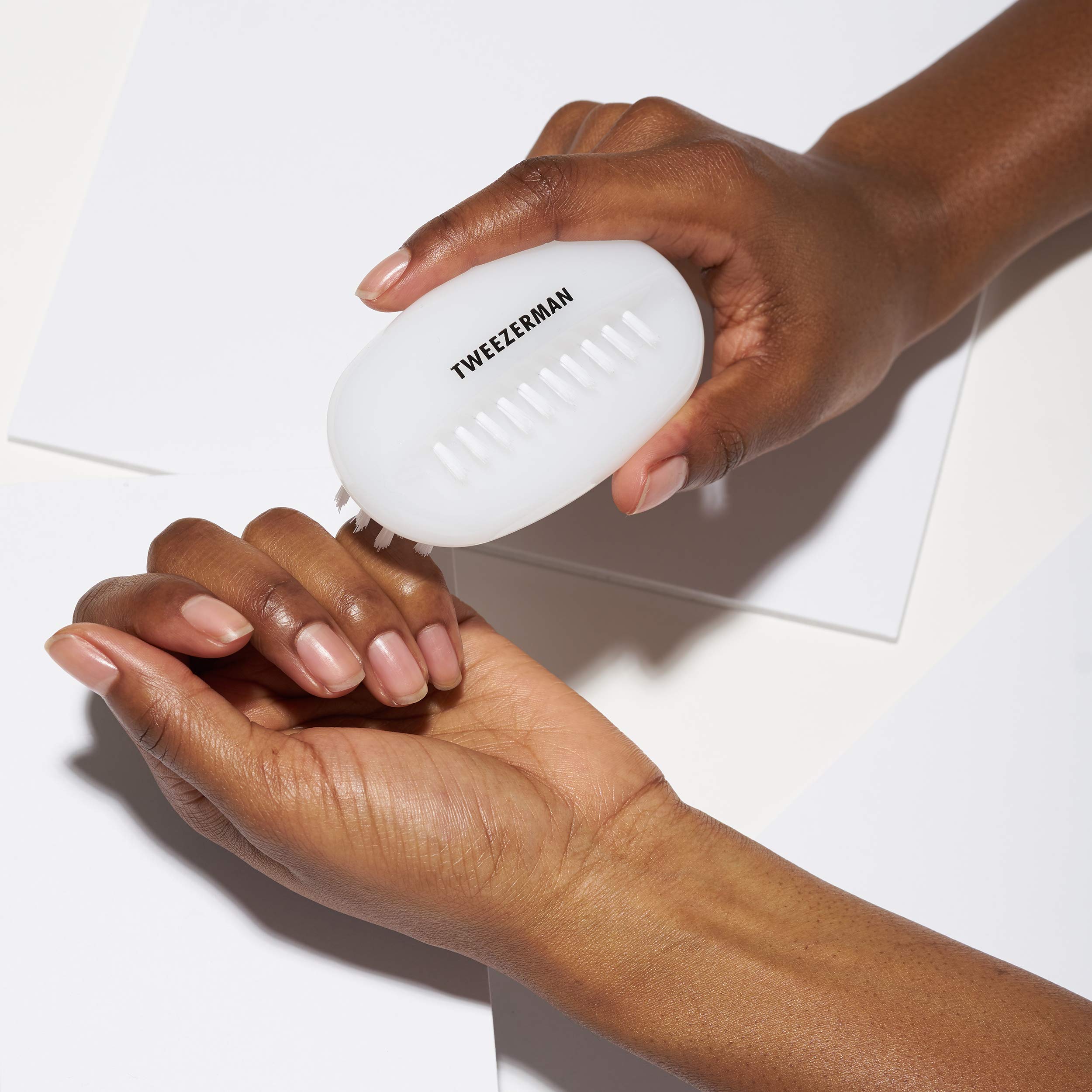 Foto 4 | Cepillo De Uñas Tweezerman De Doble Superficie Para Manicura - Venta Internacional.