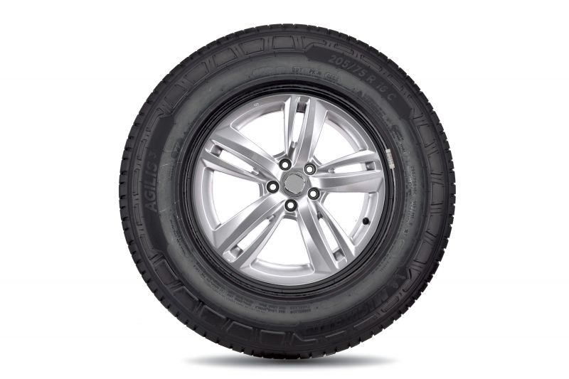 Llanta Michelin Agilis 3 RC 215/75 Rin 16 C 113/111T