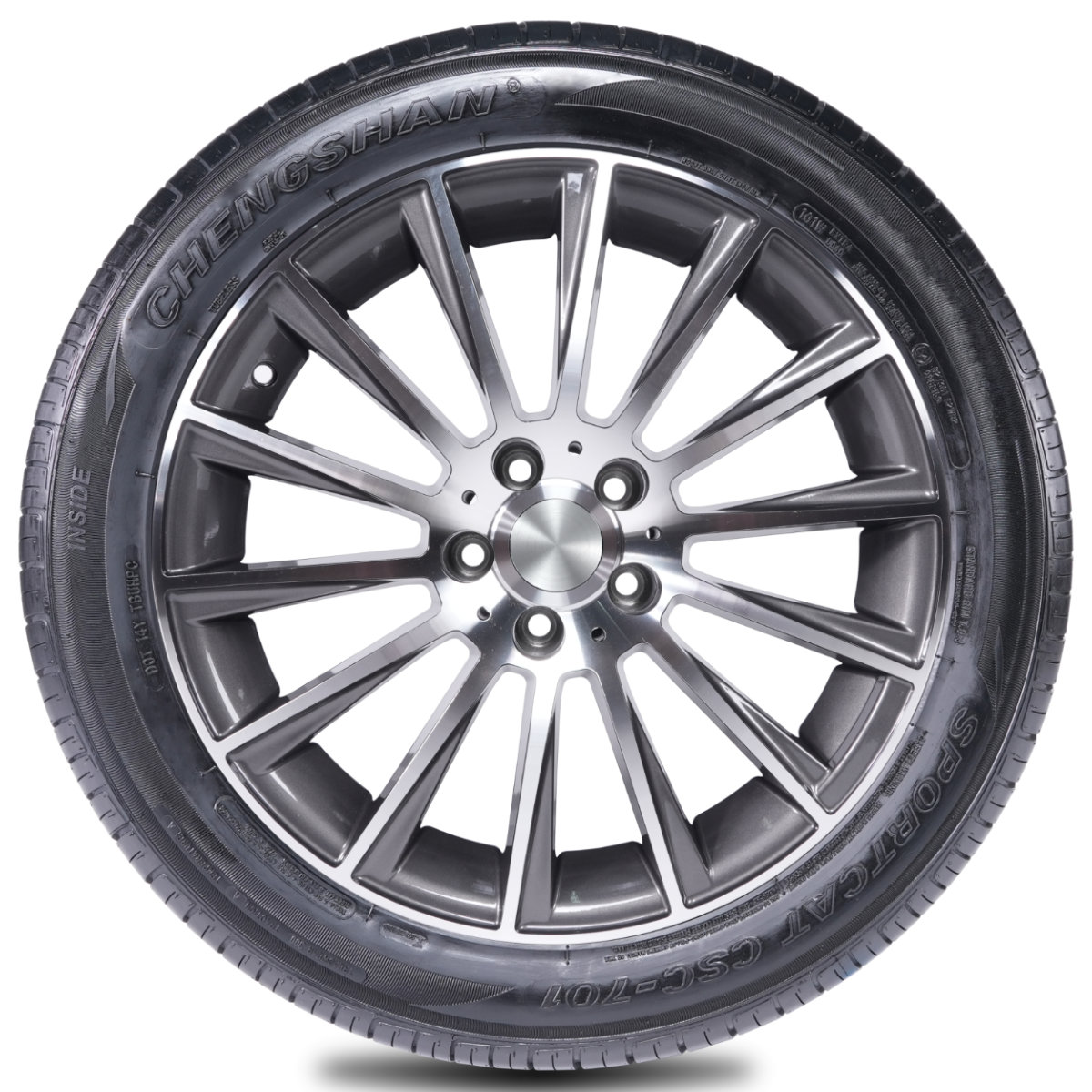 Foto 3 pulgar | Llanta Chengshan Csc-701 235/40r18 95w