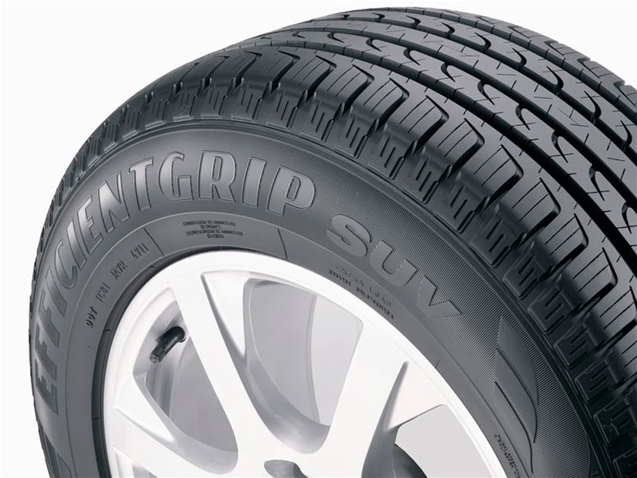 Foto 4 pulgar | Llanta 215/60r17 Goodyear Efficientgrip Suv 96h