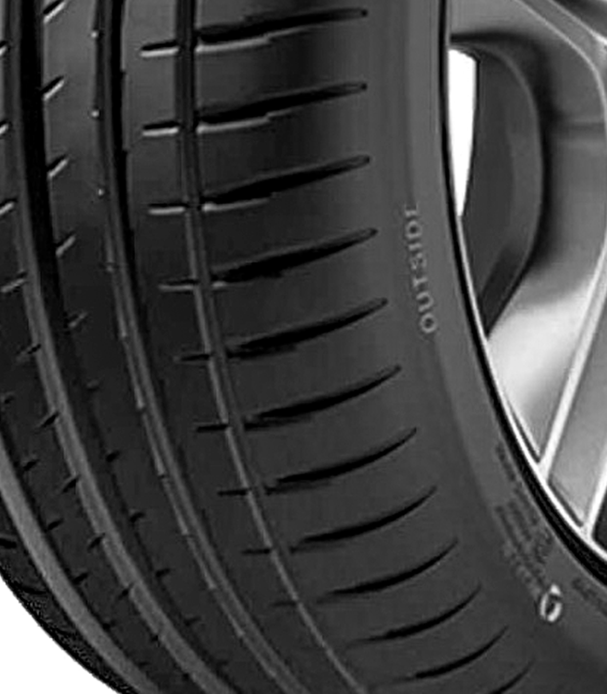 Foto 4 pulgar | Llanta 255/40R18 Michelin Pilot Sport 4 99y