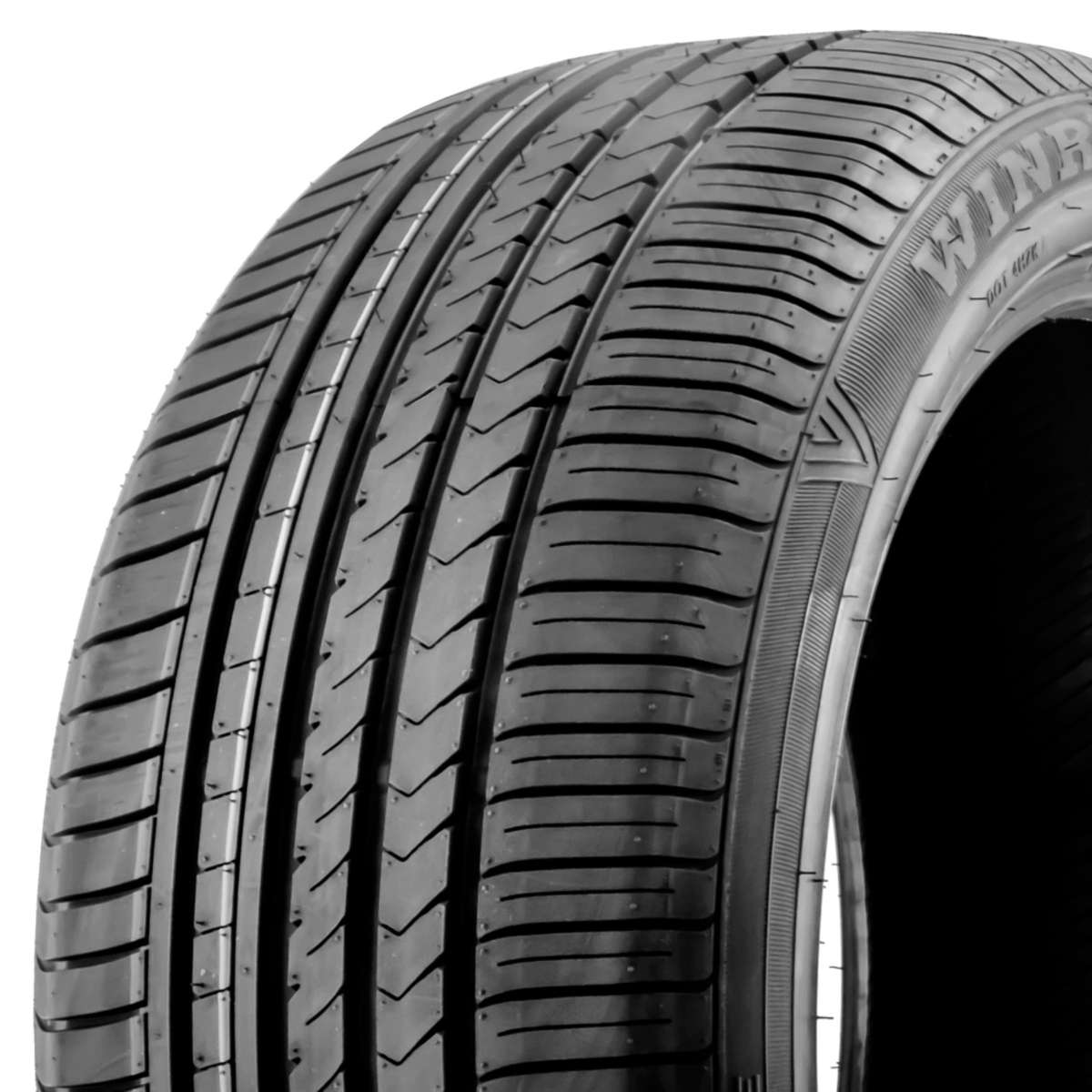 Foto 3 pulgar | Llanta 225/45r19 Winrun R330 96w