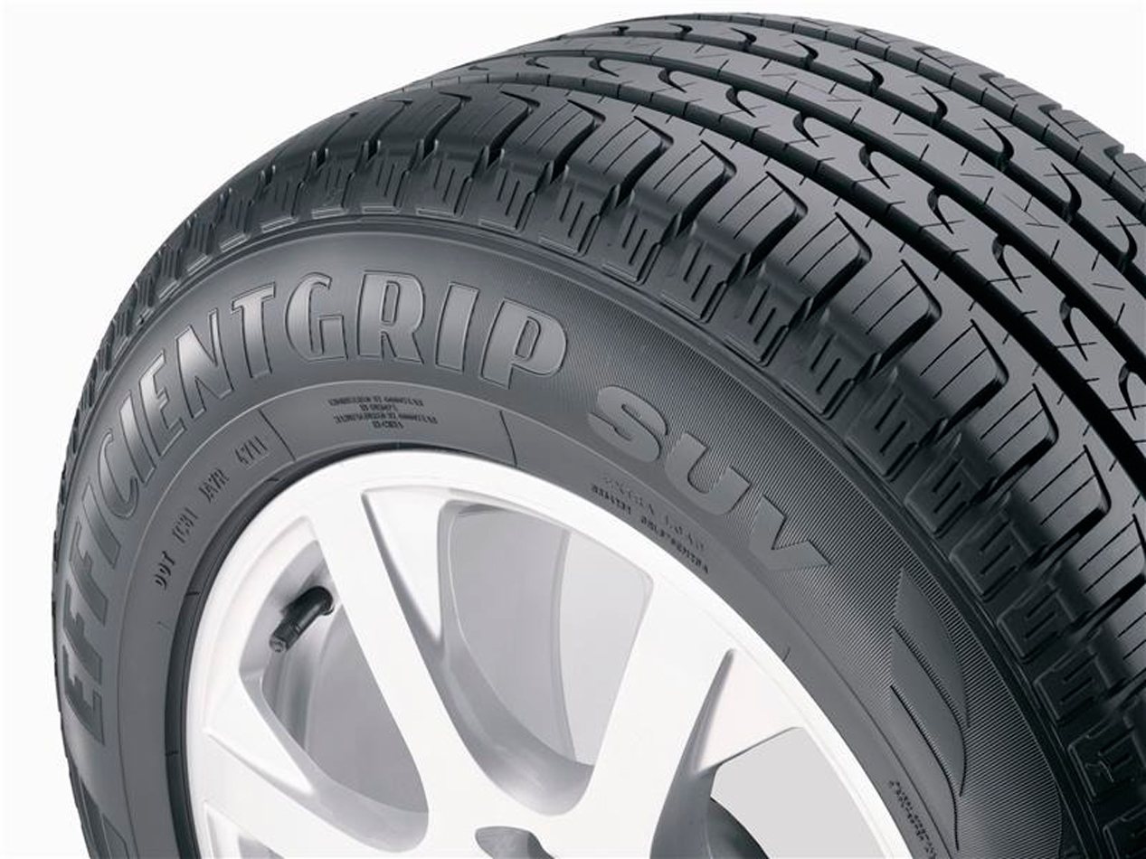Foto 4 pulgar | Llanta 245/55r19 Goodyear Efficientgrip Suv 103v
