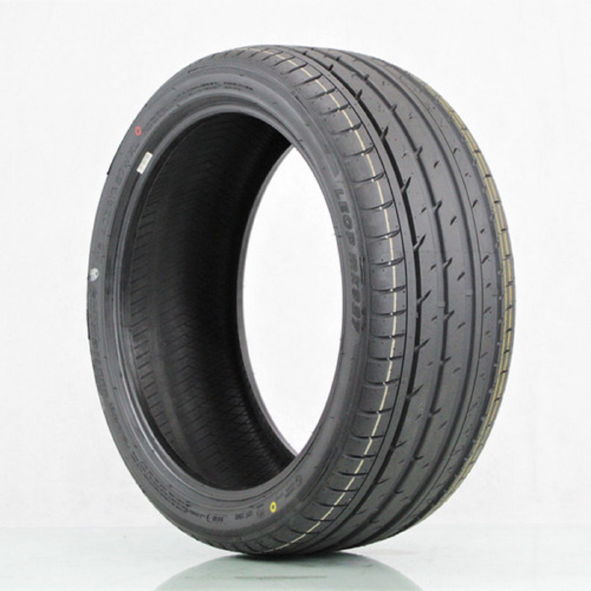 Foto 4 pulgar | Llanta 215/45r18 Mileking Mk927