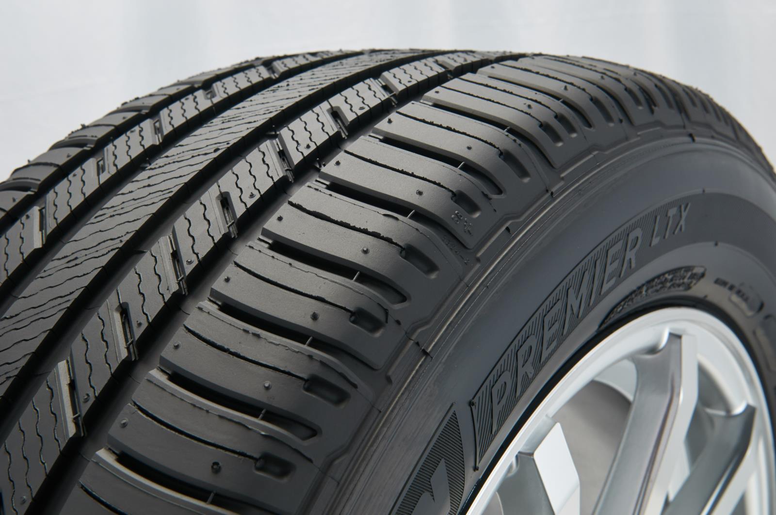 Foto 4 pulgar | Llanta Michelin Premier Ltx Mtp 235/55 R20