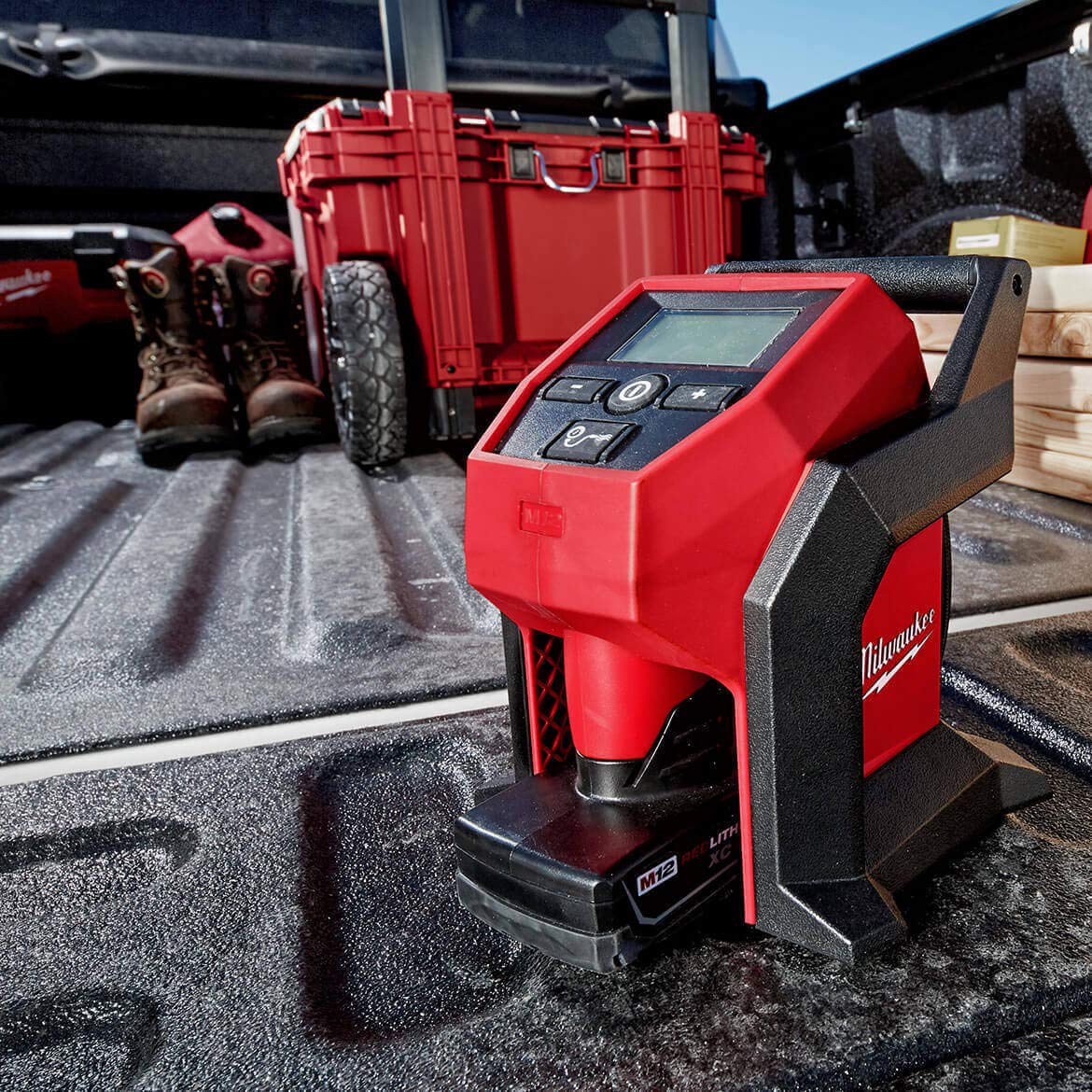 Foto 5 pulgar | Kit Inflador Milwaukee M12 Compact 120 Psi con Manómetro Digital - Venta Internacional