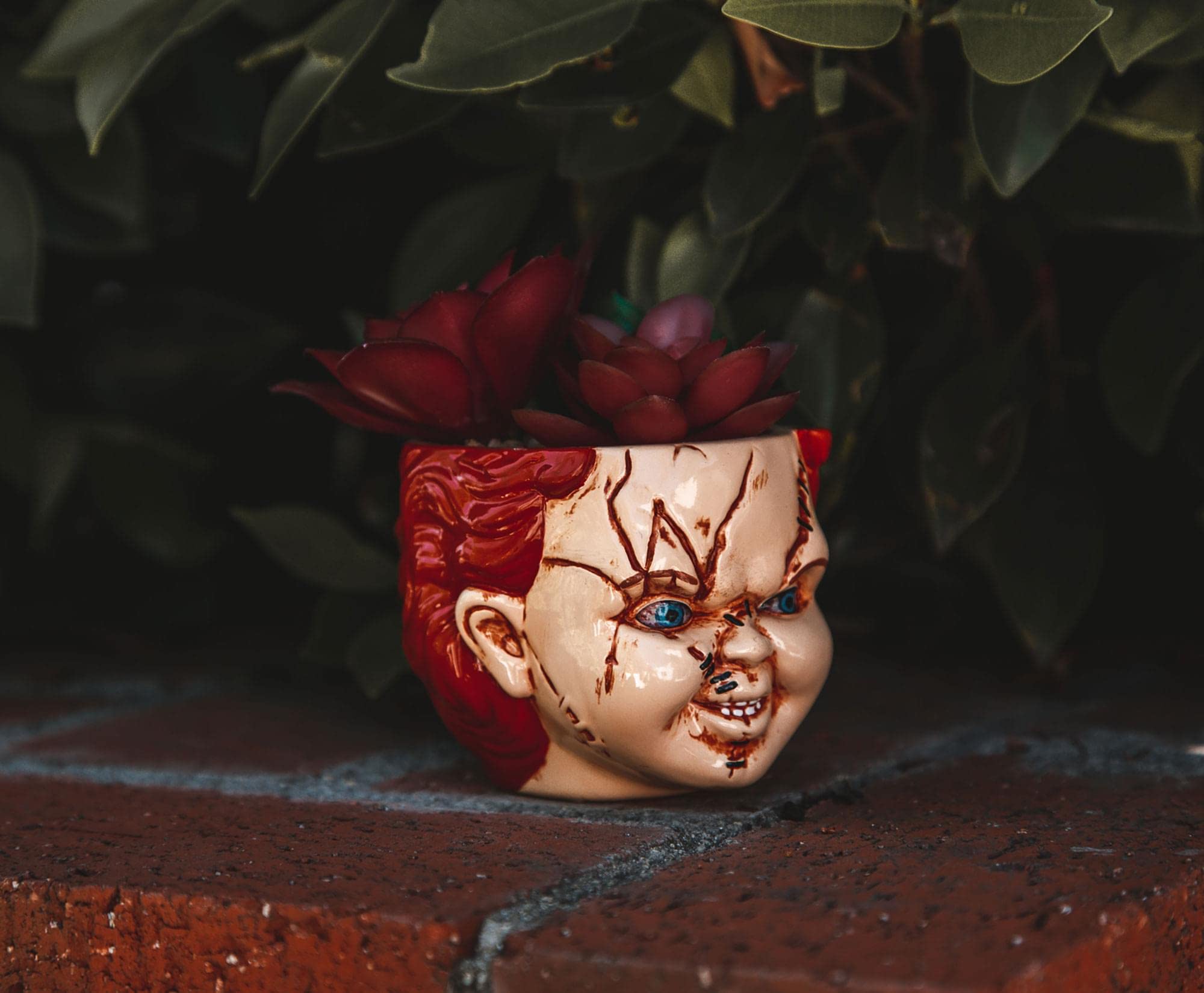 Foto 6 | Mini Maceta De Cerámica Toynk Child's Play Chucky Con Suculentas - Venta Internacional.