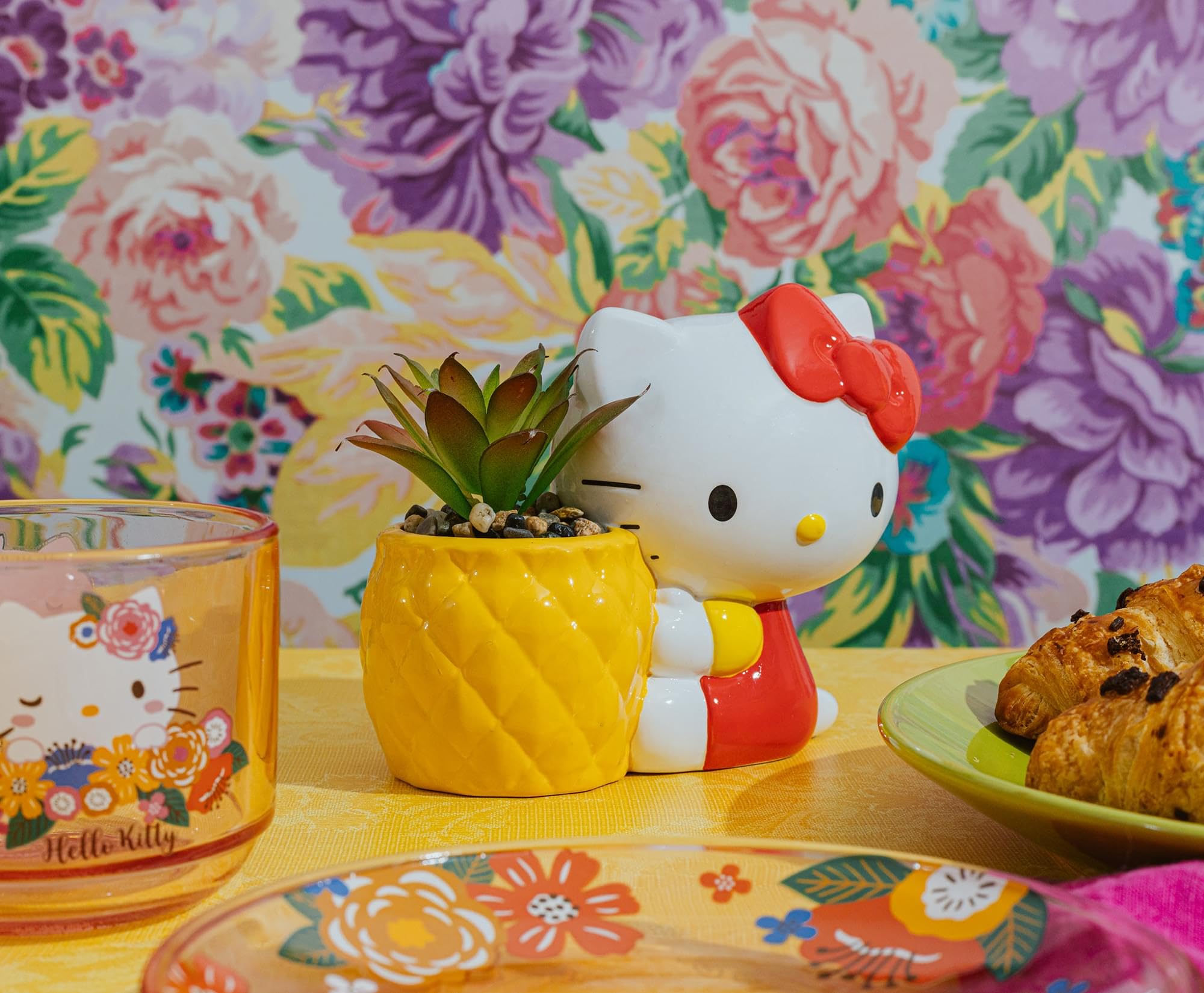 Foto 7 | Macetero Pequeño Silver Buffalo Sanrio Hello Kitty Pineapple - Venta Internacional.