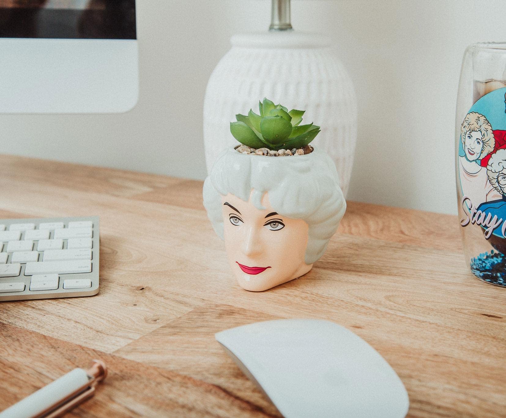 Foto 4 | Maceta Pequeña Silver Buffalo The Golden Girls Dorothy Ceramic - Venta Internacional.