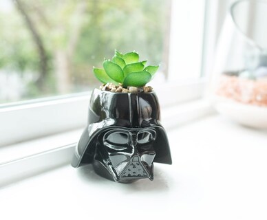 Foto 6 | Minimoleta De Cerámica Toynk Star Wars Darth Vader Con Suculentas - Venta Internacional.