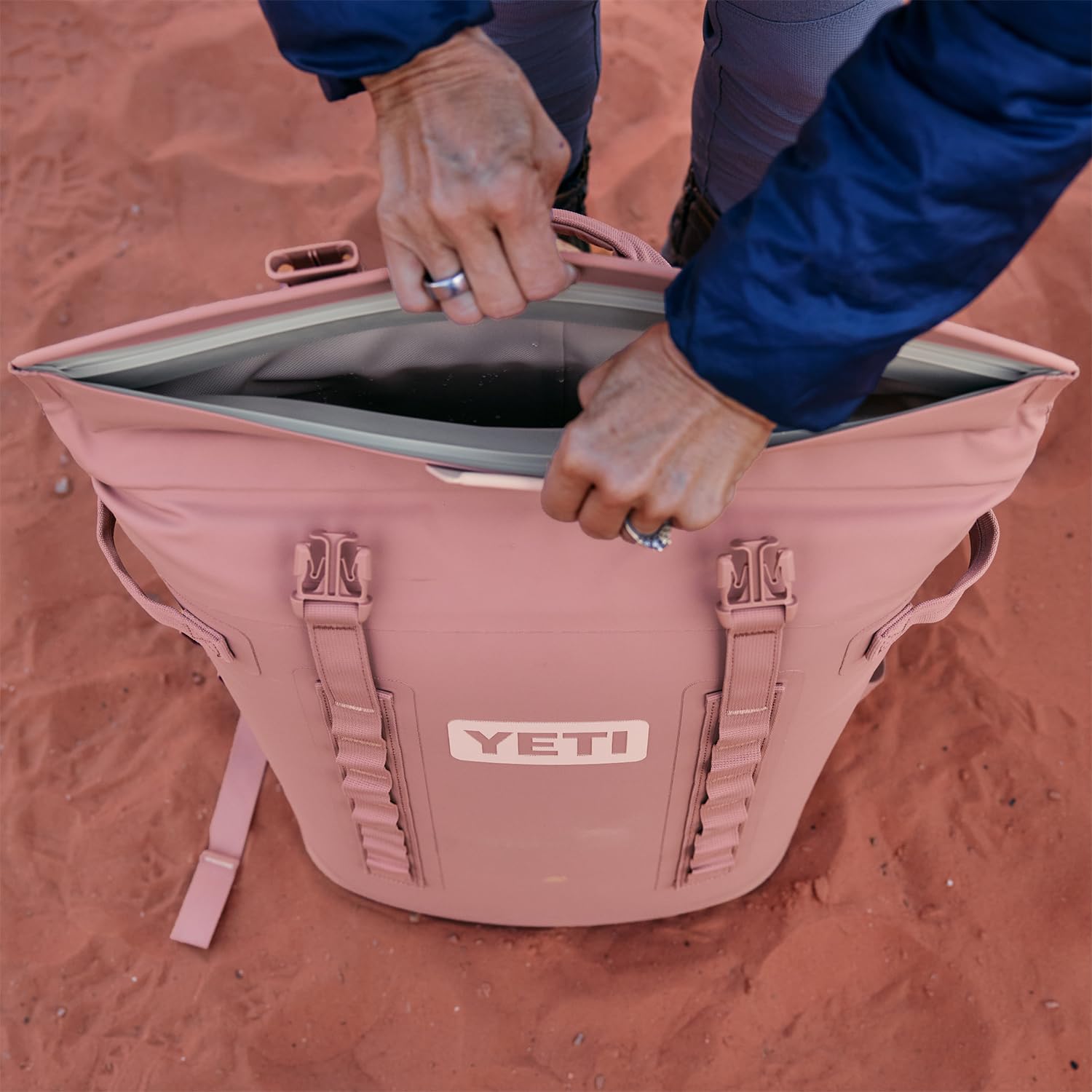 Foto 4 pulgar | Nevera Blanda Portátil Yeti Hopper M15 Sandstone Pink 15l - Venta Internacional.