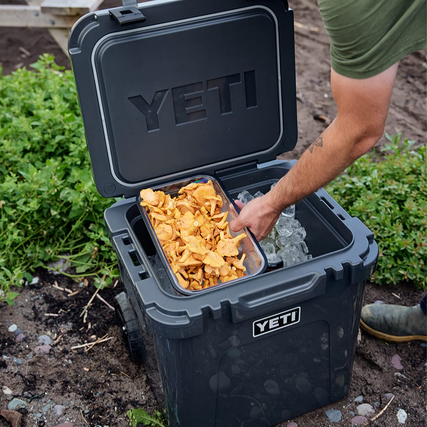 Foto 4 | Cesta Refrigeradora Para Productos Secos Yeti Roadie De 48 Y 60 Ruedas - Venta Internacional.