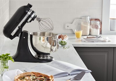 Foto 5 | Batidora De Pie Kitchenaid Artisan Series 5l Negro Mate Ksm150ps - Venta Internacional.