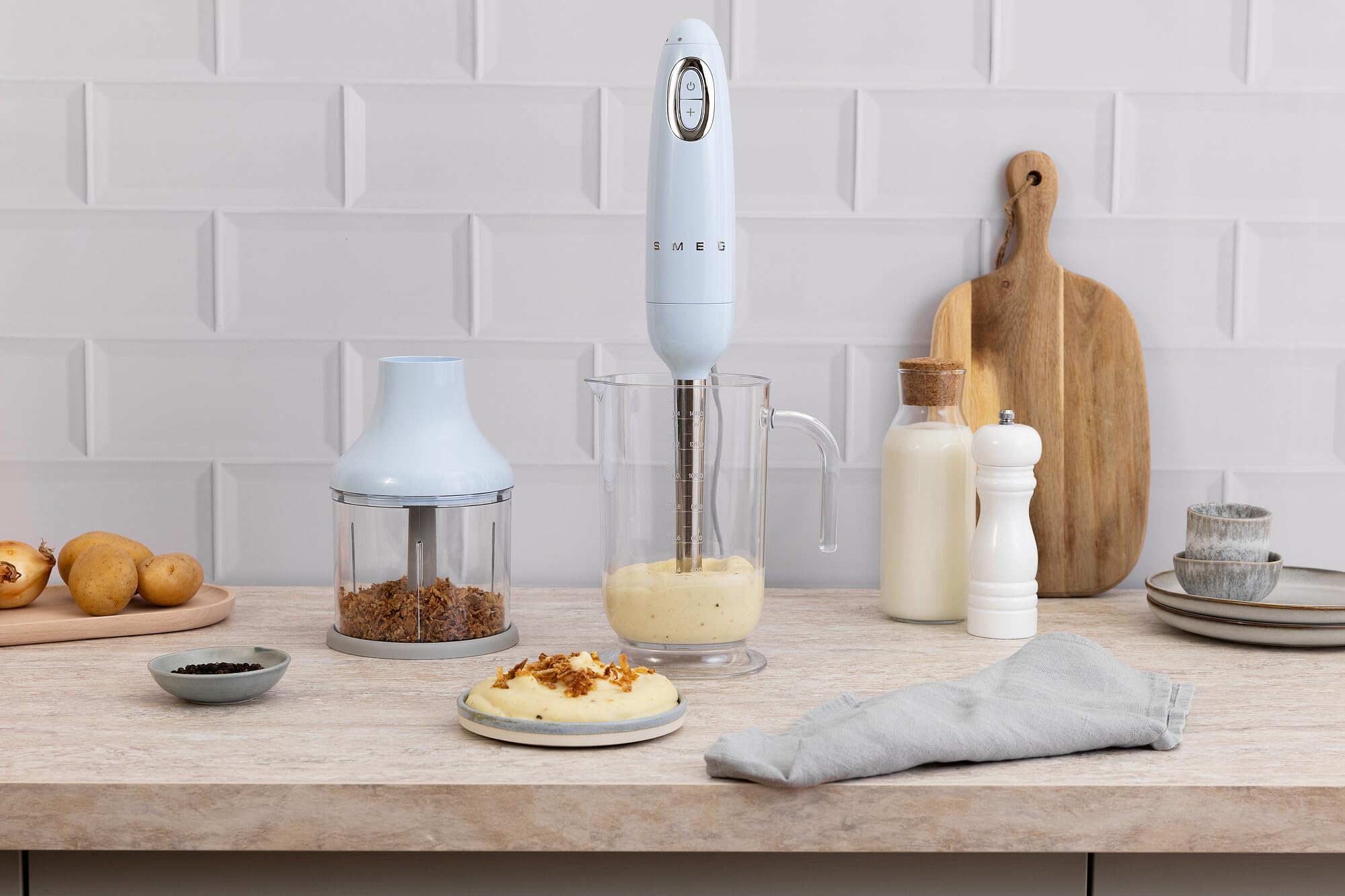 Foto 2 | Licuadora De Inmersión Portátil Smeg Con Vaso De Precipitados, Cuenco Para Picar - Venta Internacional.