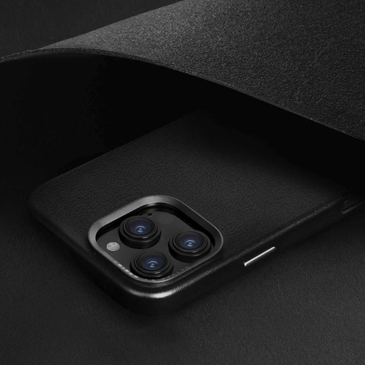 Foto 4 pulgar | Funda Para Iphone 16 Pro Max Negro Lyden (magclick™) De Uniq