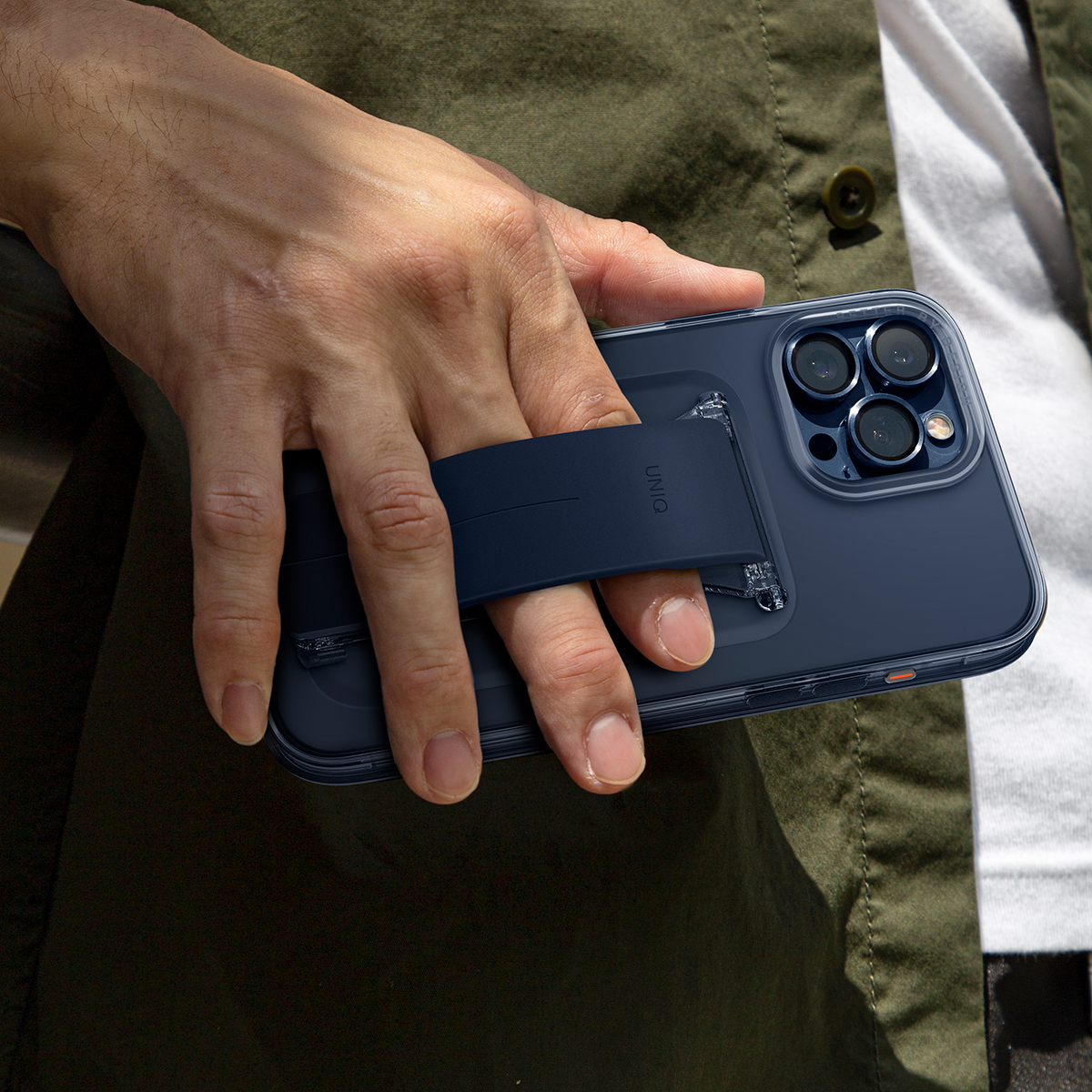 Foto 4 pulgar | Funda Para Iphone 15 Pro Humo Heldro Mount+ De Uniq