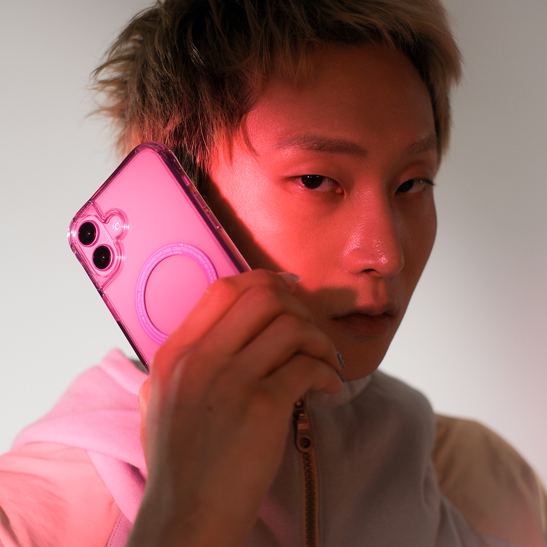 Foto 4 pulgar | Funda para iPhone 16 Plus Rosa Saido Skinarma