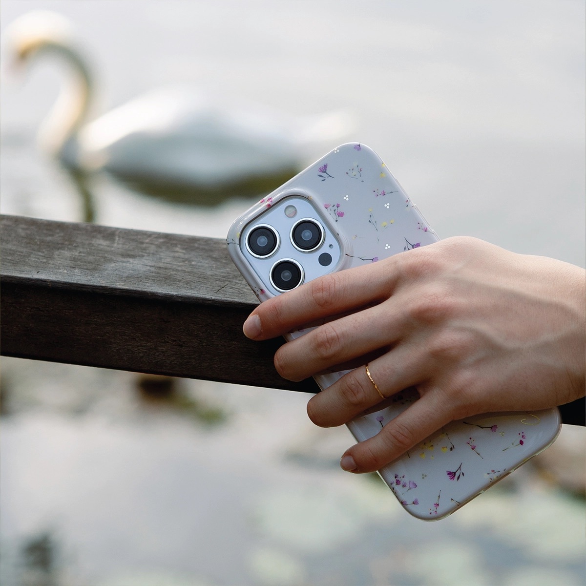 Foto 2 | Funda Para Iphone 15 Pro Beige Prairie De Coehl