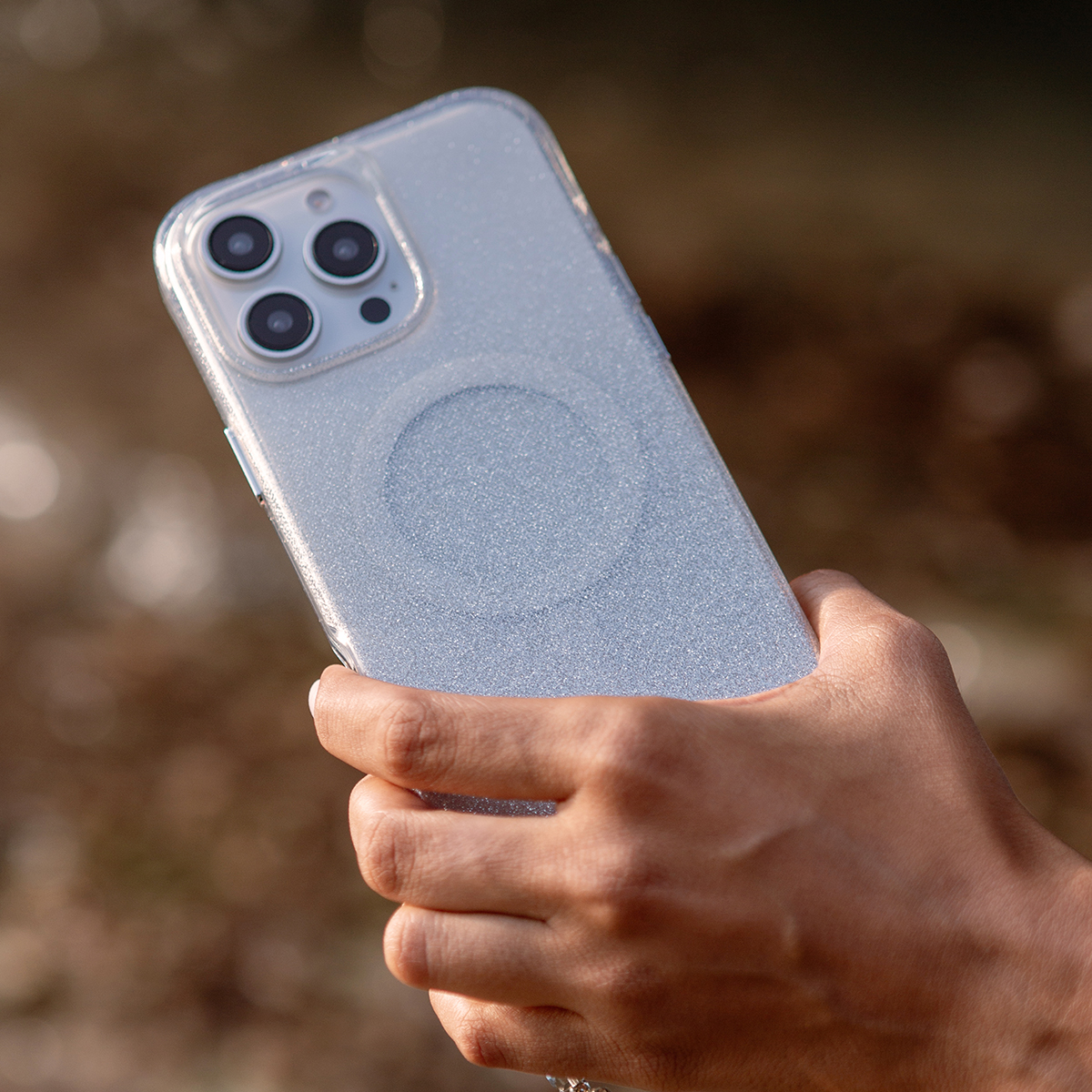 Foto 4 pulgar | Funda Para Iphone 16 Pro Plateado Lumino (magclick™) De Coehl