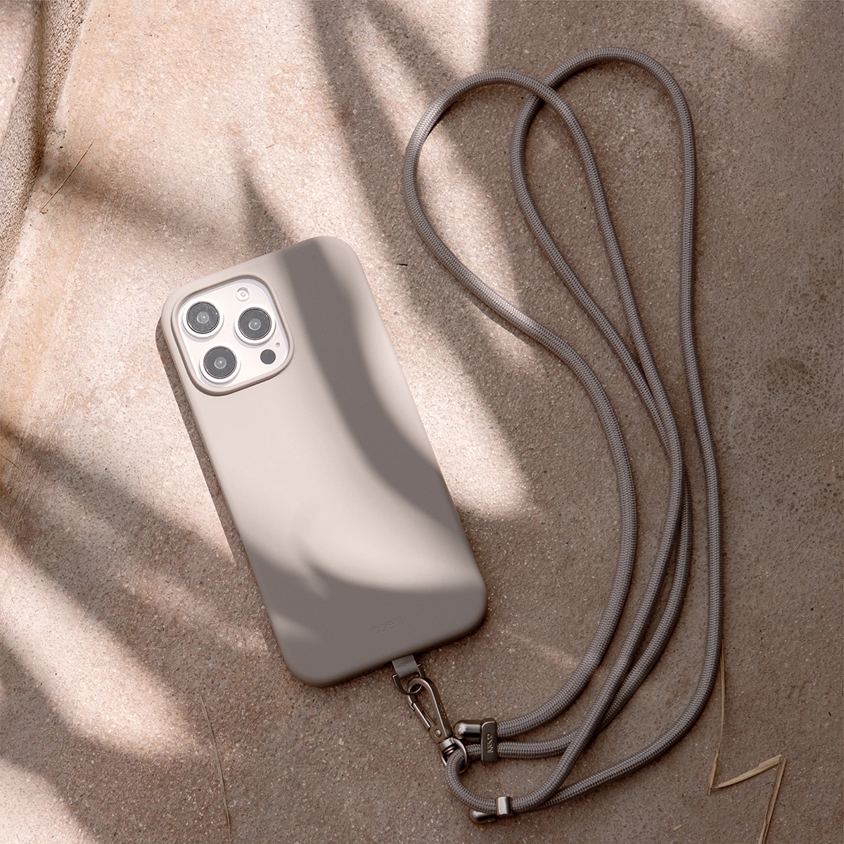 Foto 5 pulgar | Funda Para Iphone 16 Pro Gris Taupé Crème (magclick™) De Coehl
