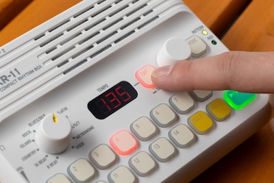 Foto 6 | Rhythm Machine Korg Kr11 Con Sistema De Altavoces, Funciona Con Batería - Venta Internacional.