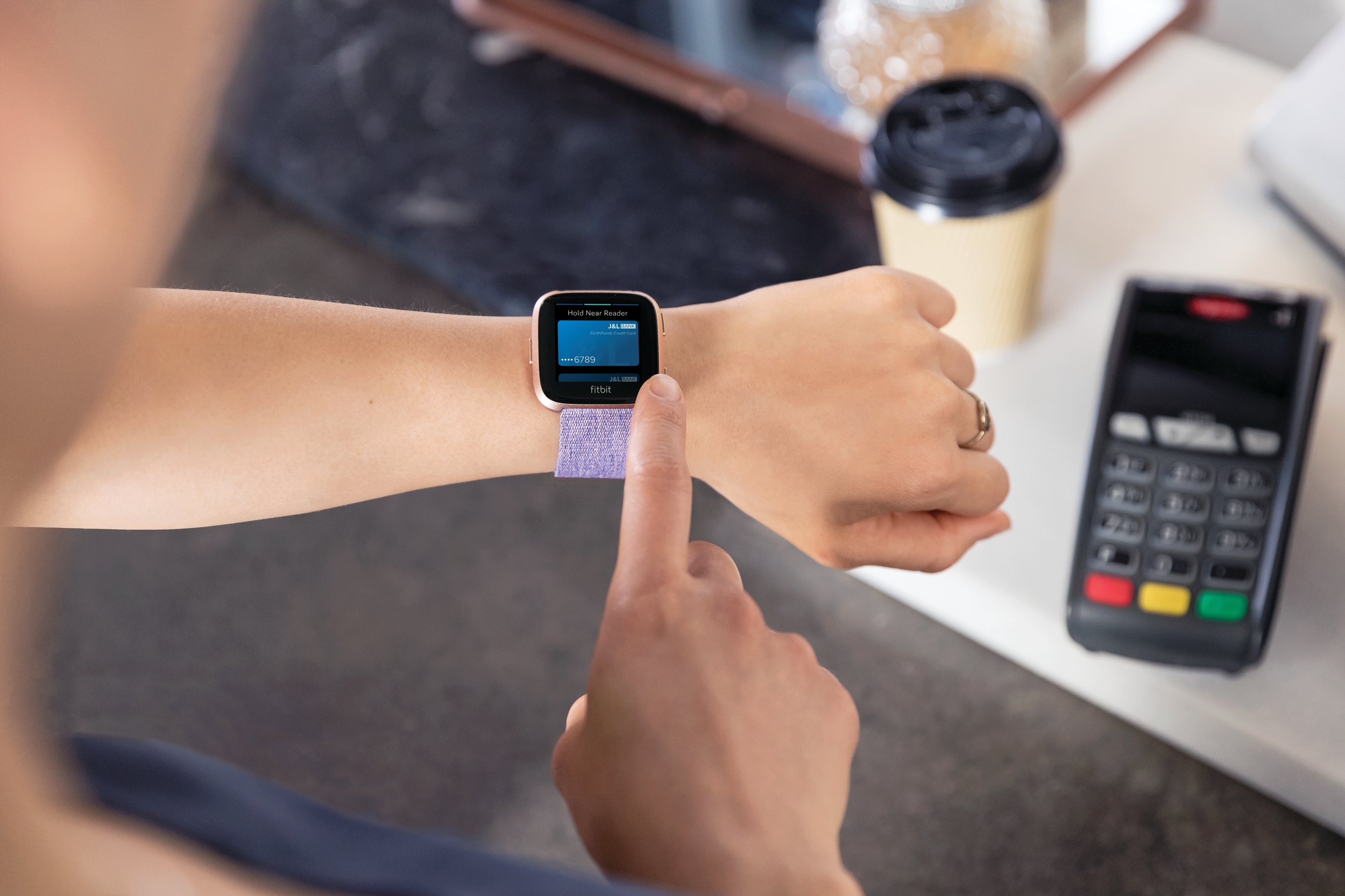 Foto 7 pulgar | Reloj Inteligente Fitbit Versa  Edición Especial  Tejido En Lavanda - Venta Internacional.