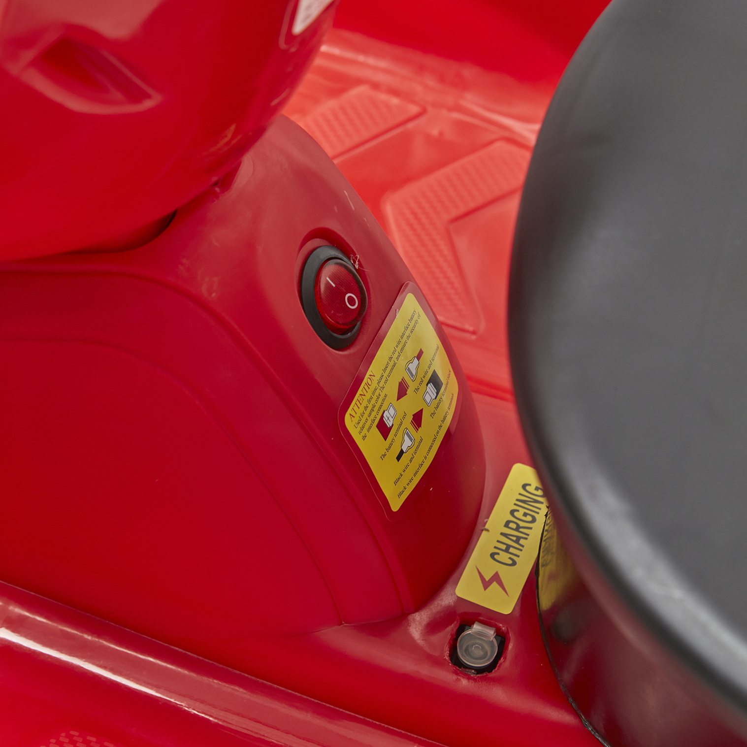 Foto 4 | Montable Eléctrico Scoote Denco Toys Rojo Control Remoto Rotación 360° Bluetooth USB AUX Música Luces Led y Cinturón