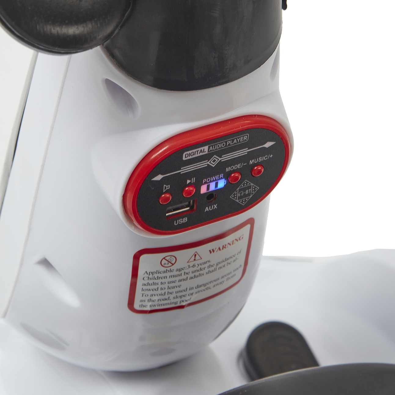 Foto 3 | Montable Eléctrico Scoote Denco Toys Blanco, Control Remoto Rotación 360° Bluetooth/usb/aux, Música Luces Led, Cint