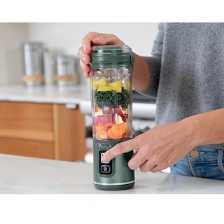 Foto 3 | Licuadora Portátil Ninja Blast Bc151em Inalámbrica Recargable 18 Oz Verde Reacondicionada