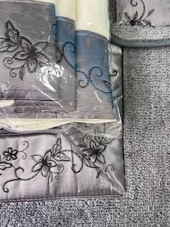 Foto 4 | Juego de Tapetes Cortinas y Toallas B.KIND & BEYOND color Gris para Baño 18 PZAS