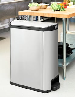 Foto 2 | Contenedor En Acero Inoxidable Con Pedal Rubbermaid 24 Gal color Plata
