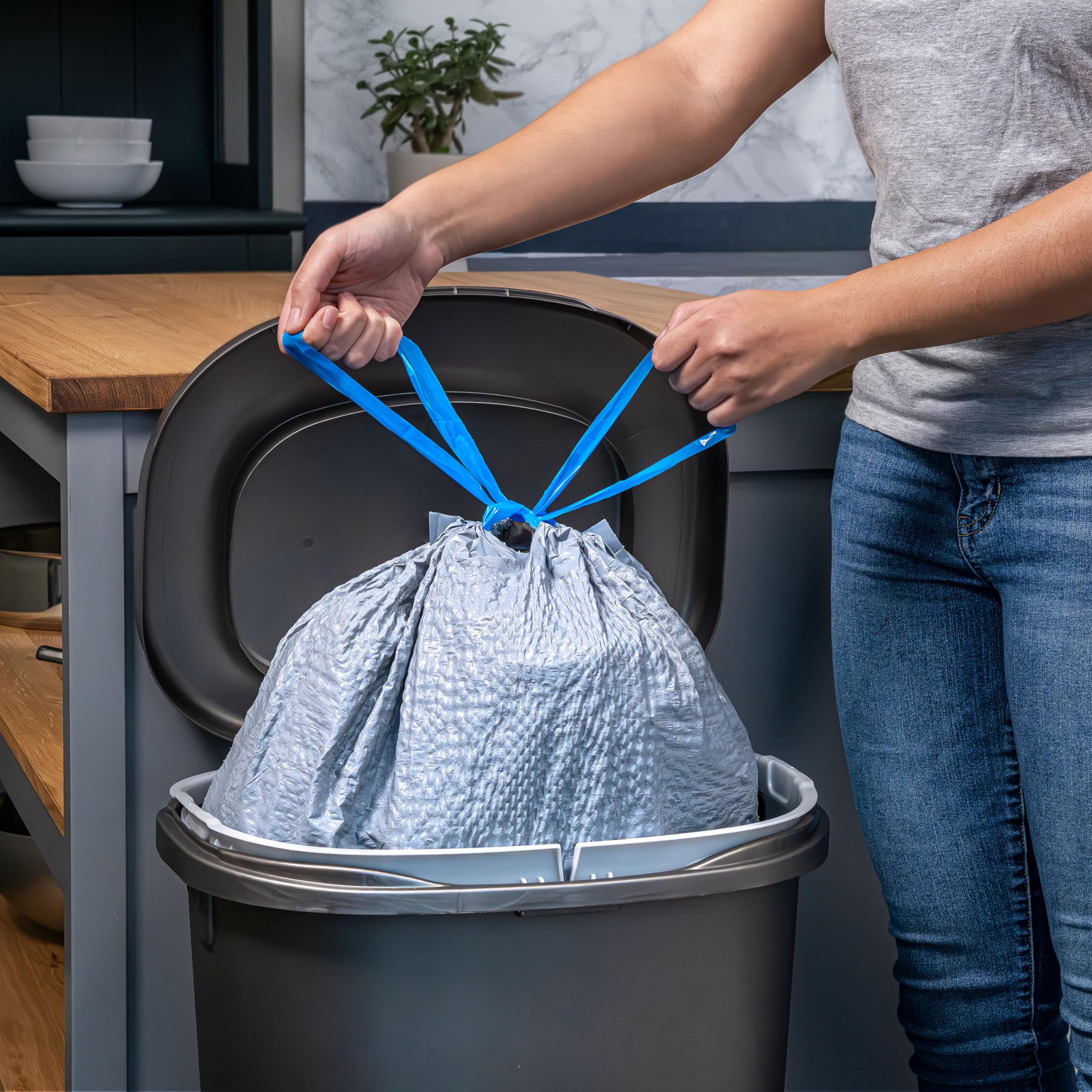 Foto 8 pulgar | Bolsas De Basura Hefty Ultra Strong  49 L  80 Bolsas  Aroma A Brisa Marina - Venta Internacional.
