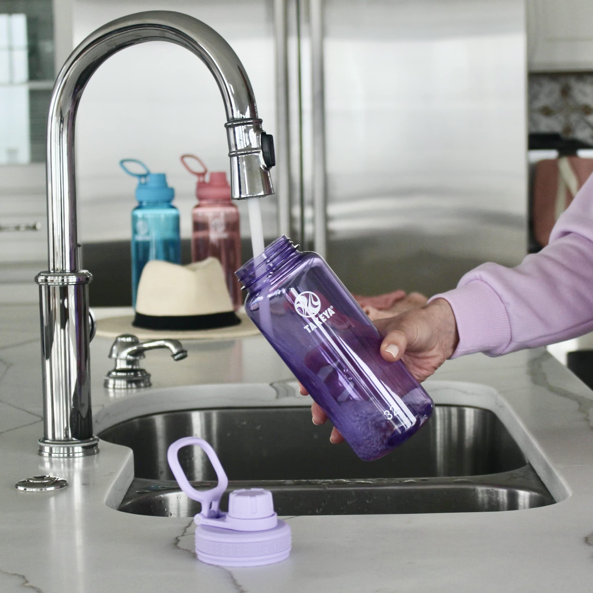 Foto 5 pulgar | Botella De Agua Takeya Tritan De Plástico Con Tapa Con Caño De 950 Ml, Color Morado - Venta Internacional.
