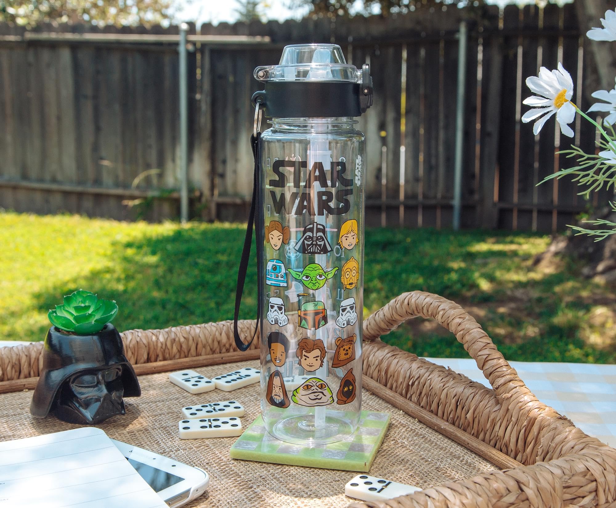 Foto 2 | Botella De Agua Plateada Con Personajes De Dibujos Animados De Buffalo Star Wars, 1 Litro - Venta Internacional.
