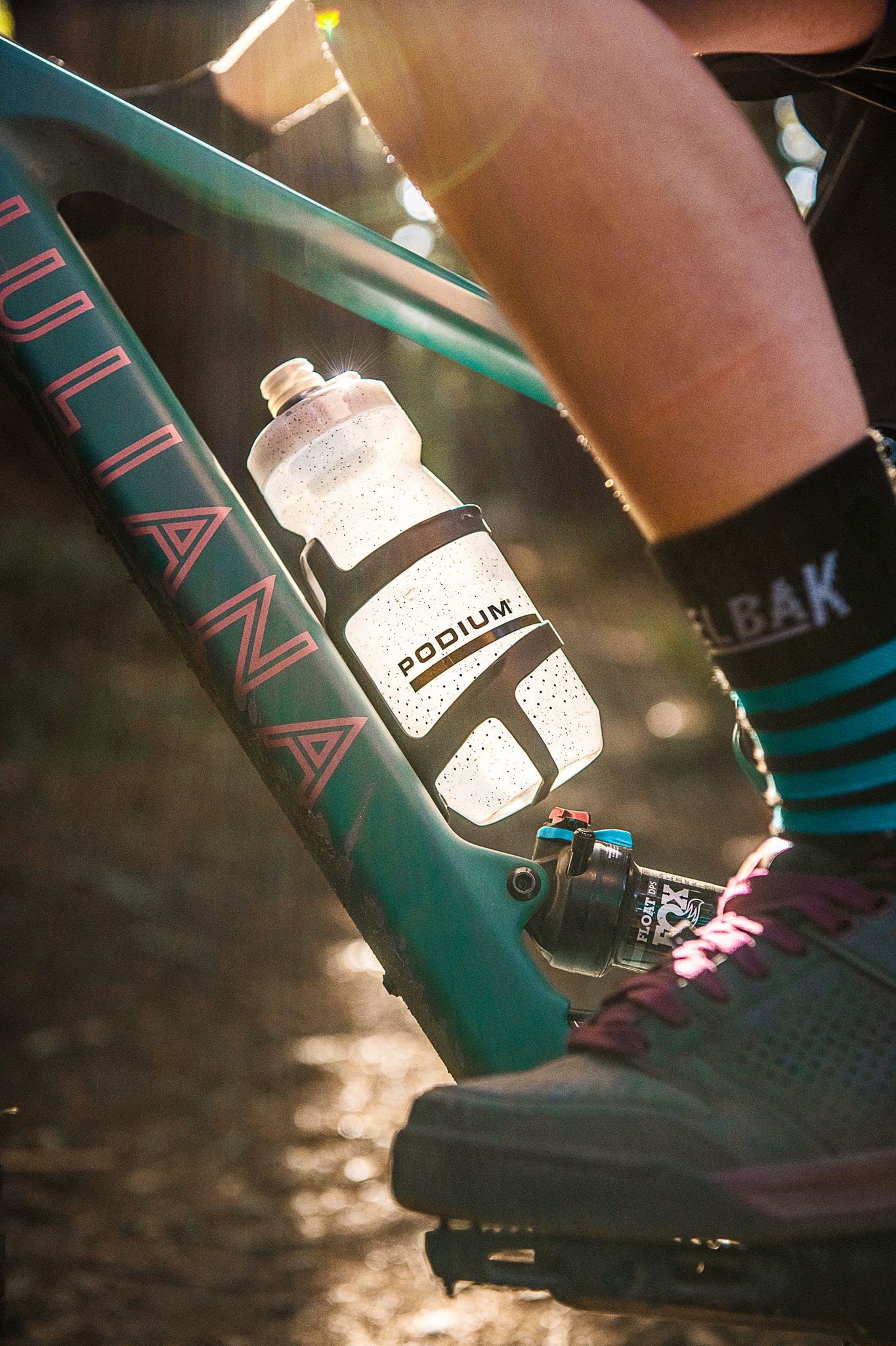 Foto 3 pulgar | Botella De Agua Camelbak Podium Bike 621 Ml Carbon - Venta Internacional.