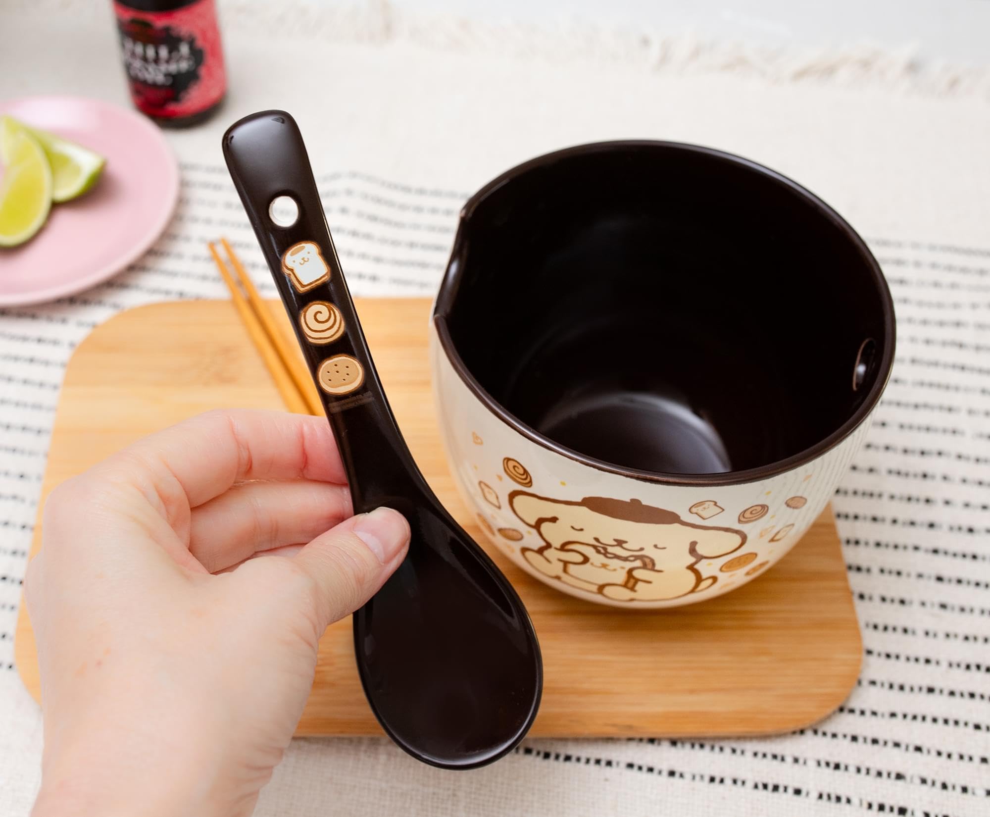 Foto 6 | Set De Cuencos Para Ramen Sanrio Pompompurin, 600 Ml, Con Palillos Y Cuchara - Venta Internacional.
