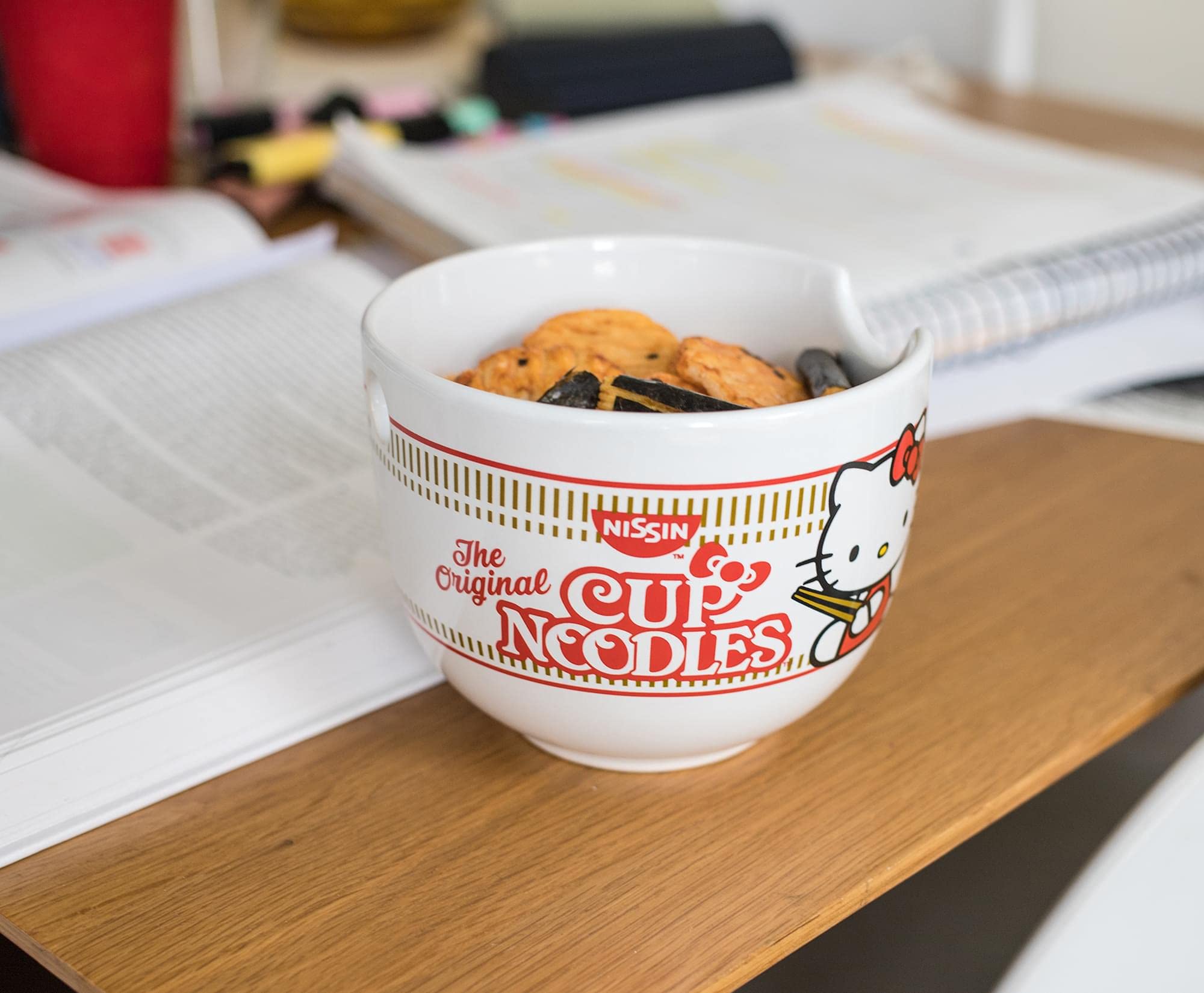 Foto 6 pulgar | Juego De Vajilla Silver Buffalo Hello Kitty Cup Noodles - Venta Internacional.