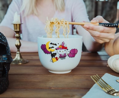 Foto 2 | Cuenco De Arroz Con Fideos Ramen De Cerámica, Plateado, Buffalo Hello Kitty - Venta Internacional.