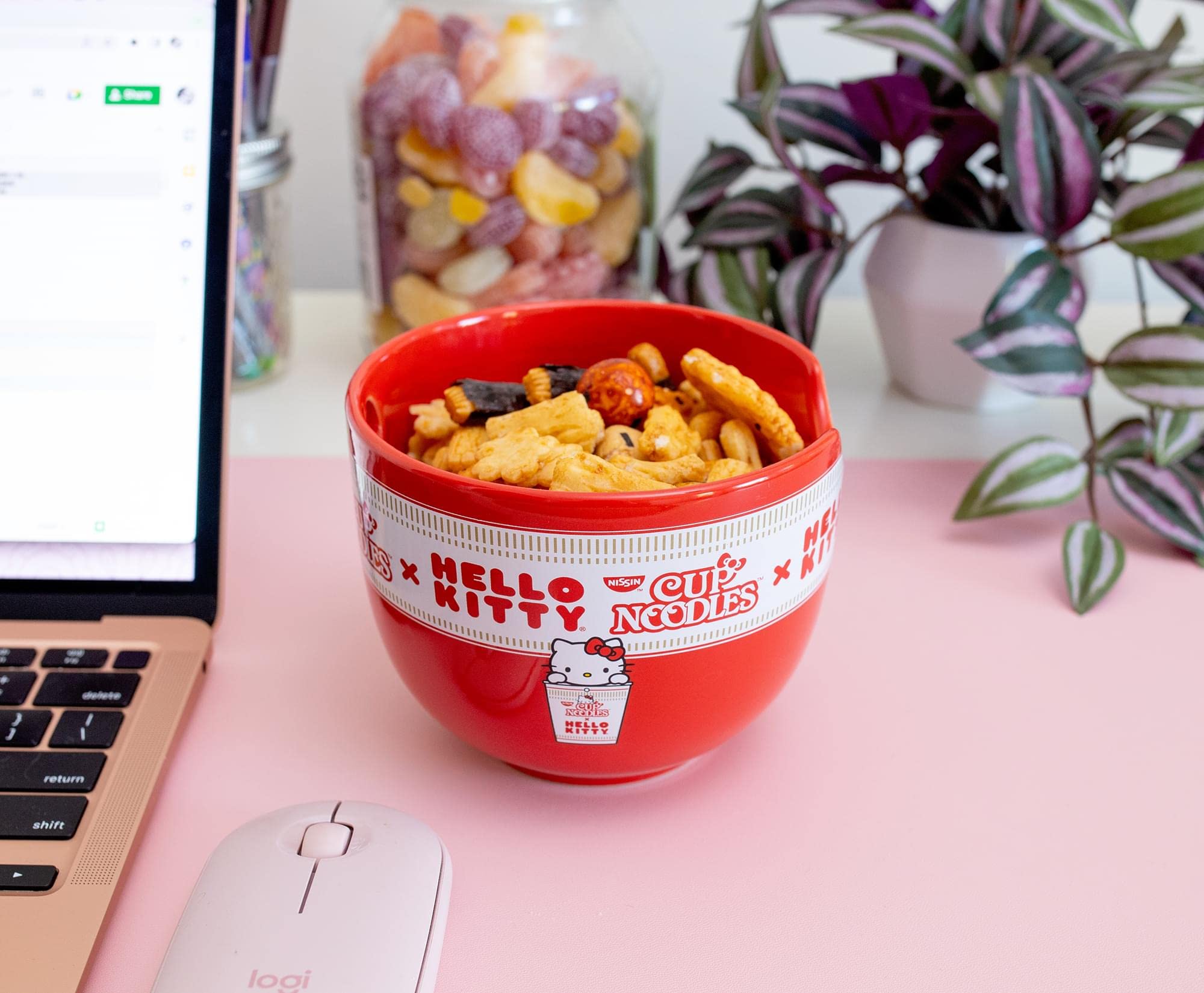 Foto 8 pulgar | Juego De Vajilla Silver Buffalo Hello Kitty X Nissin Cup Noodles - Venta Internacional.