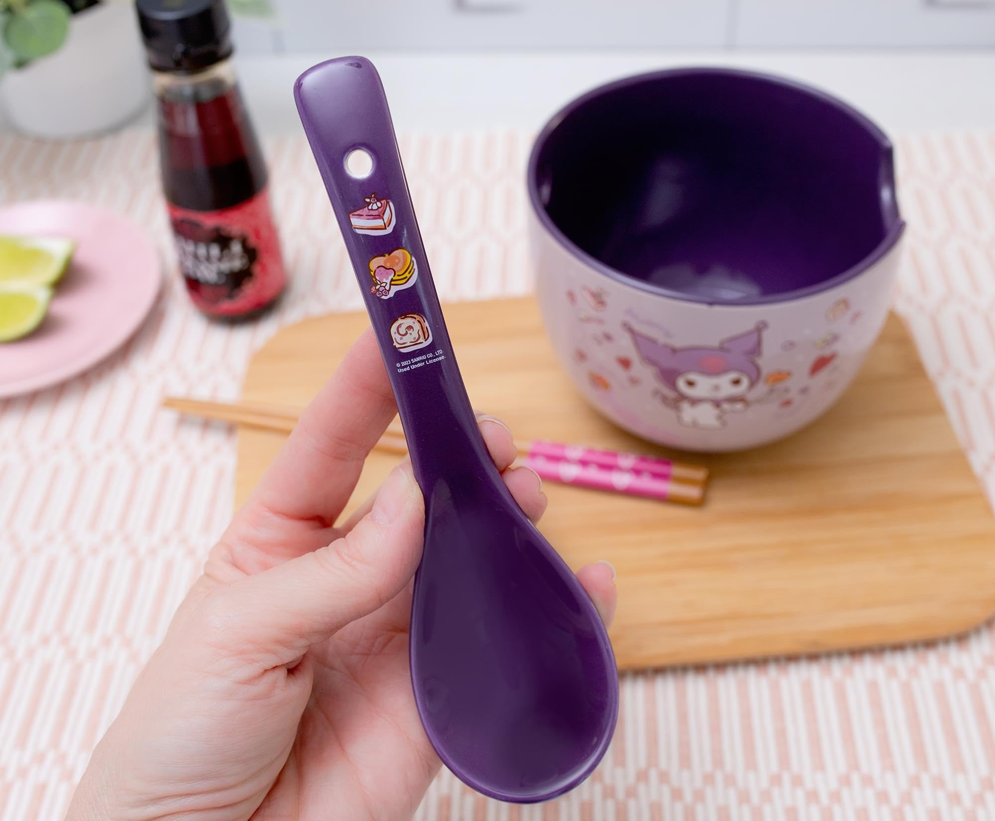 Foto 7 pulgar | Set De Cuencos Para Ramen Sanrio Kuromi, 600 Ml, Con Palillos Y Cuchara - Venta Internacional.