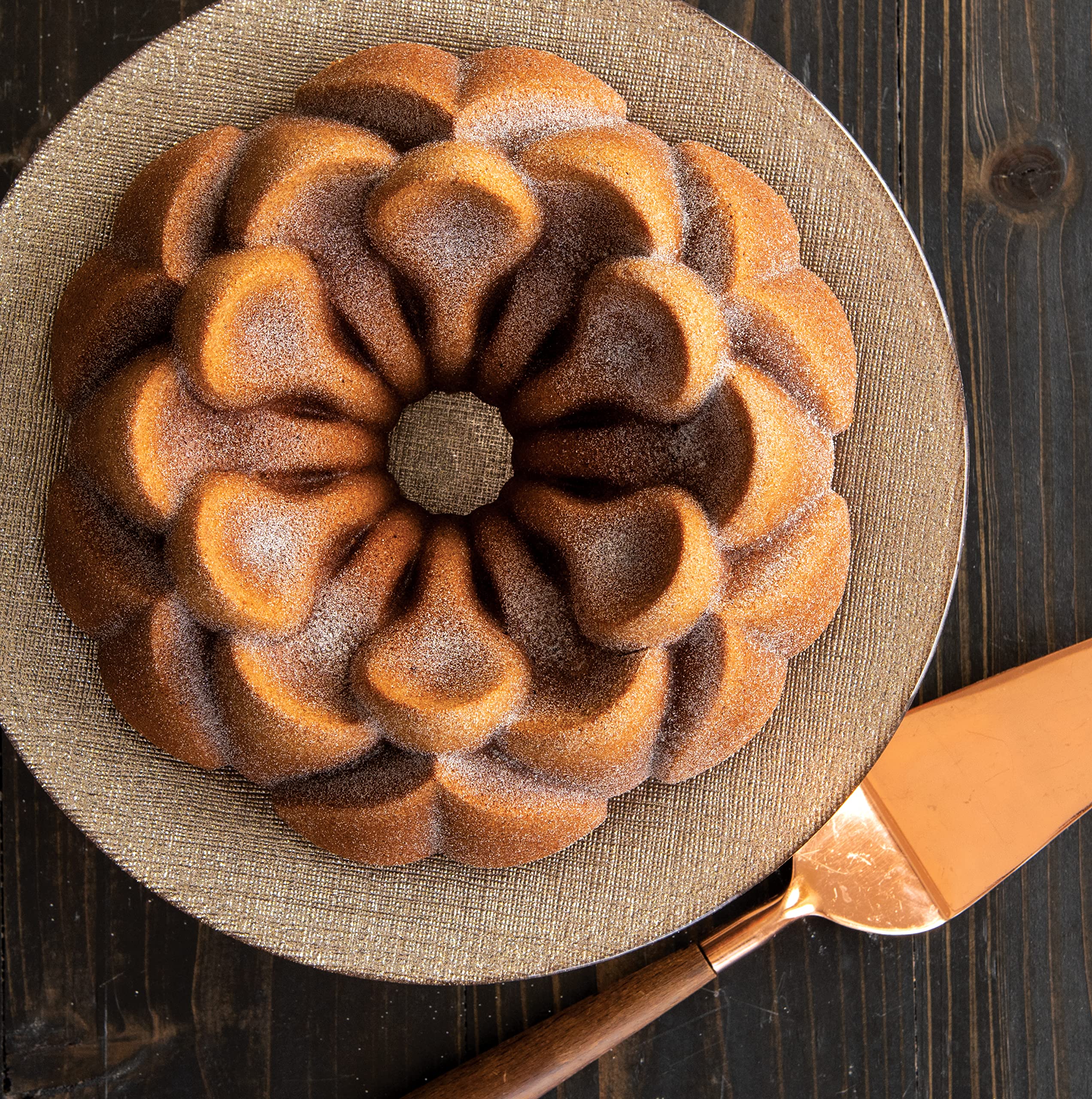 Foto 4 | Caramelo Bundt Pan Nordic Ware Magnolia, Aluminio Fundido, 2,4 L - Venta Internacional.
