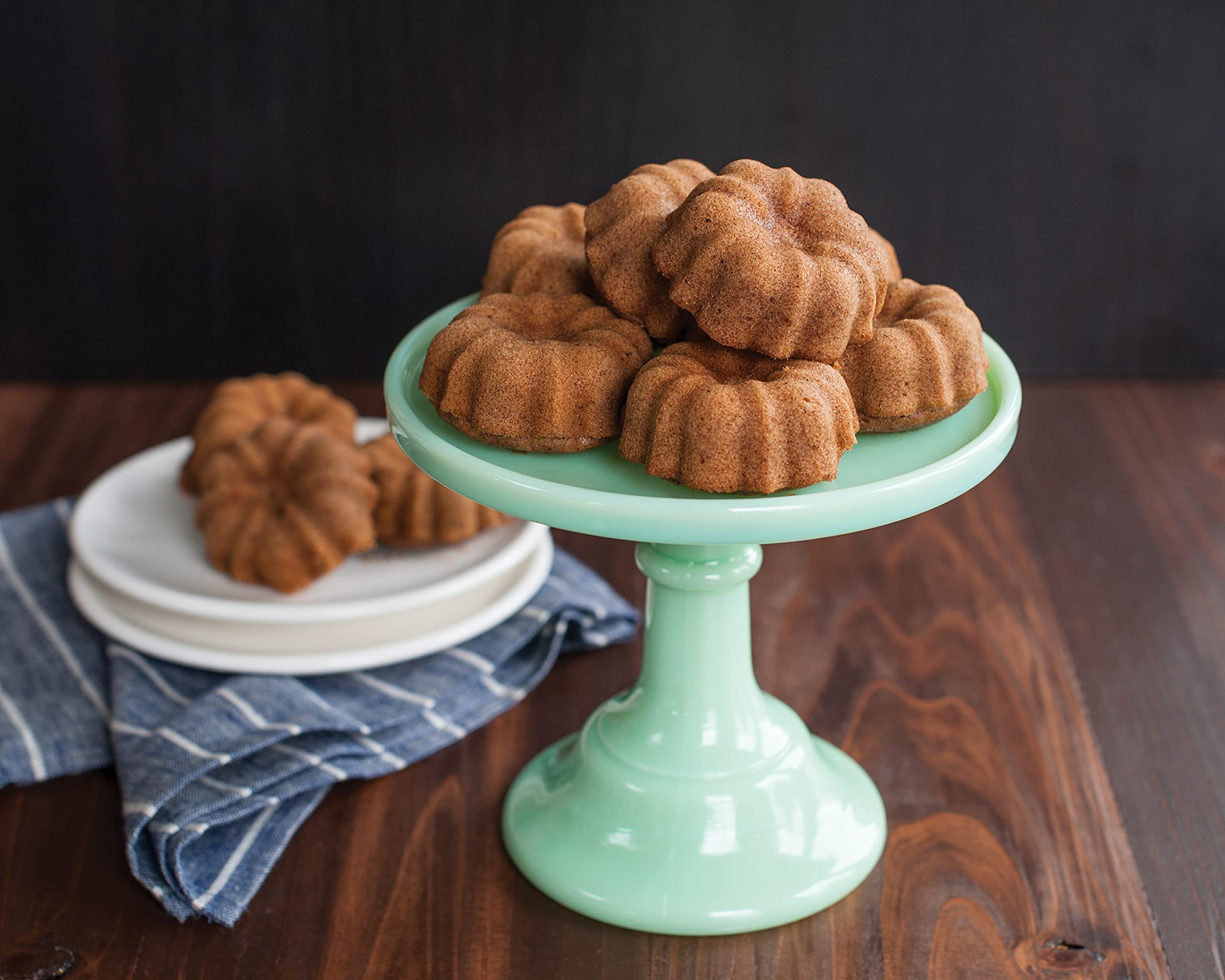 Foto 2 | Molde Para Hornear Nordic Ware Formed Mini Bundt, 12 Cavidades - Venta Internacional.
