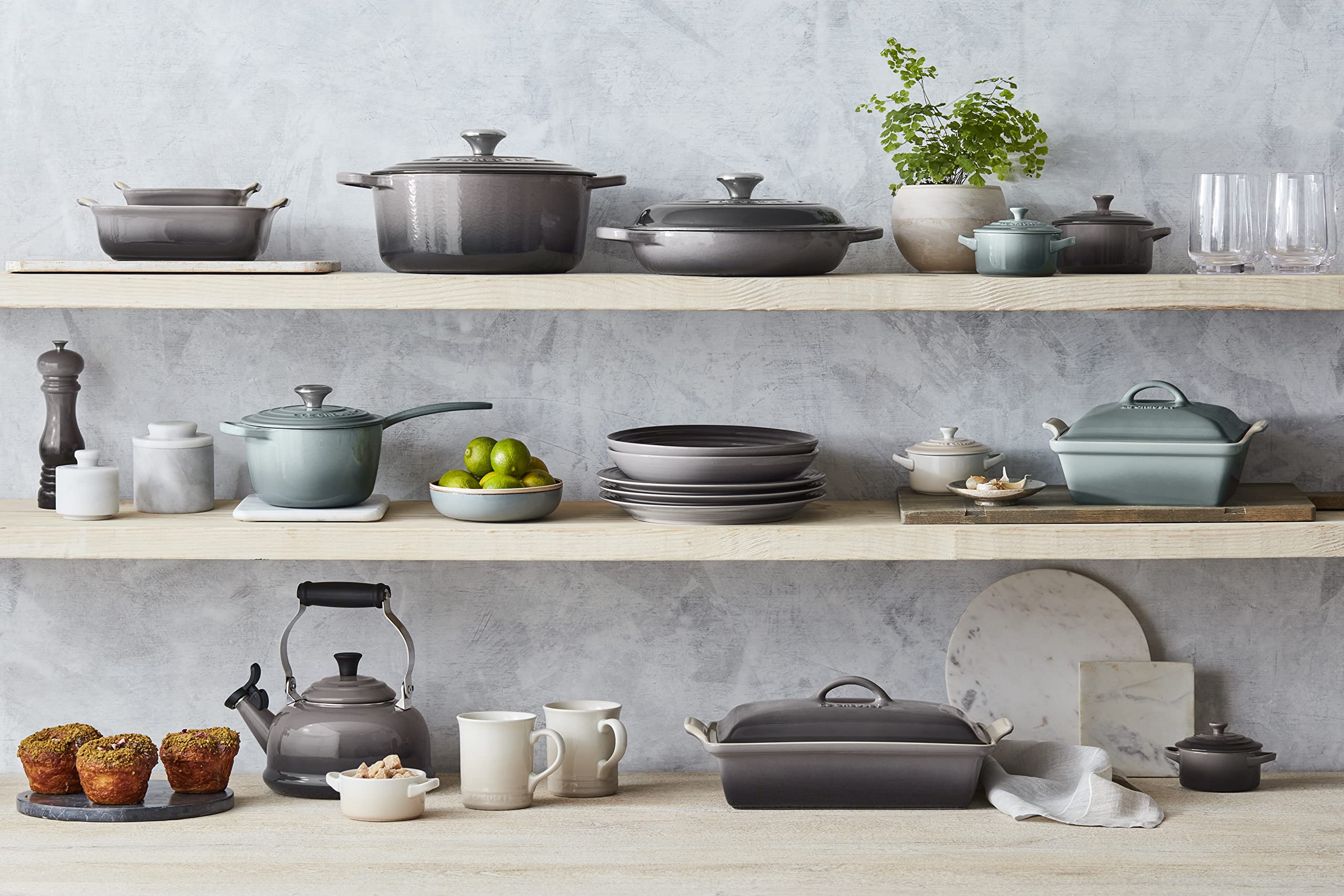 Foto 3 pulgar | Tetera Le Creuset Esmaltada Sobre Acero Silbando Ostra De 1,6 L - Venta Internacional.