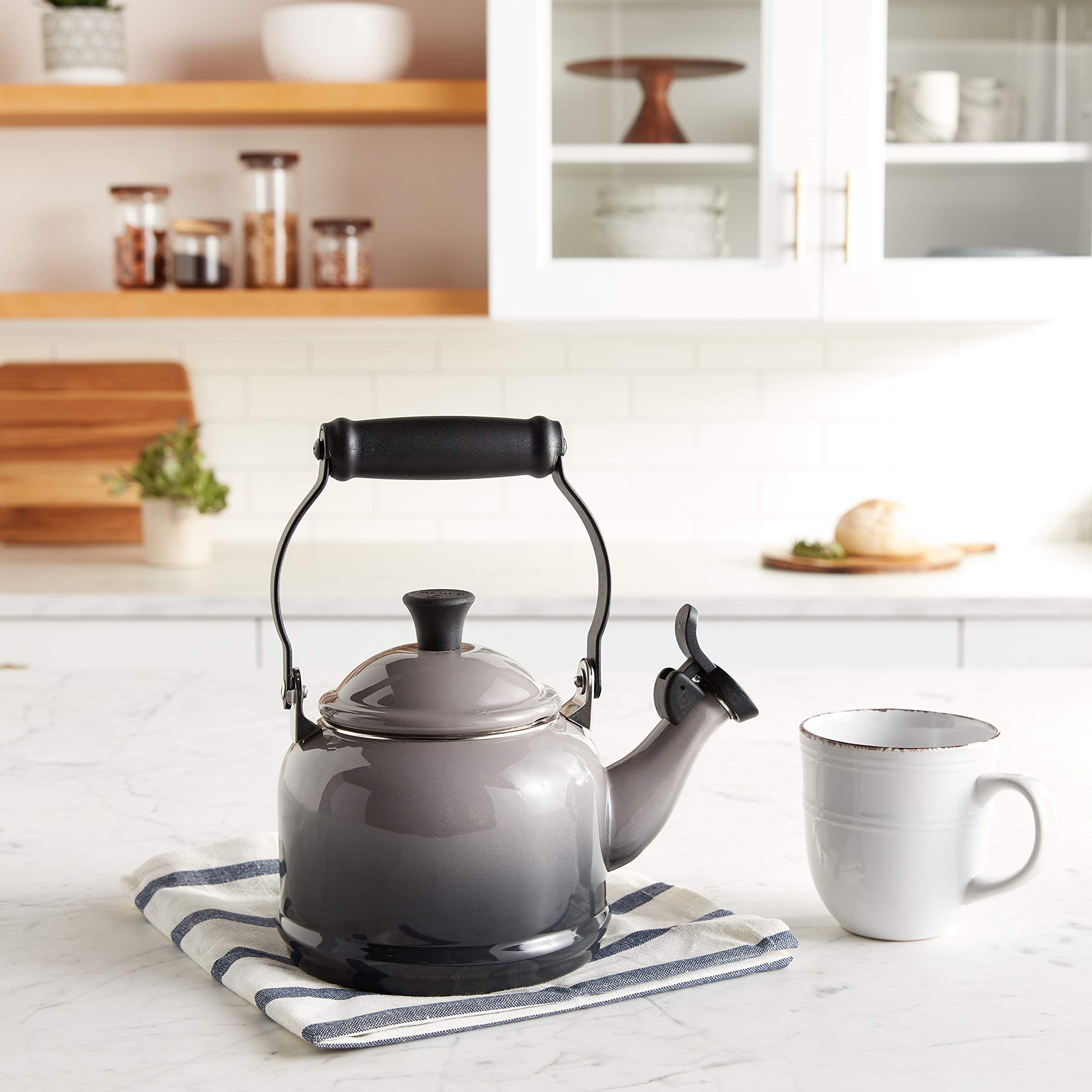 Foto 3 pulgar | Tetera Le Creuset Esmalte On Steel Demi 1.2 L Oyster - Venta Internacional.