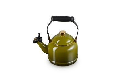 Foto 1 | Tetera Le Creuset Esmaltada Sobre Acero Demi, 1,25 L, Oro Oliva - Venta Internacional.