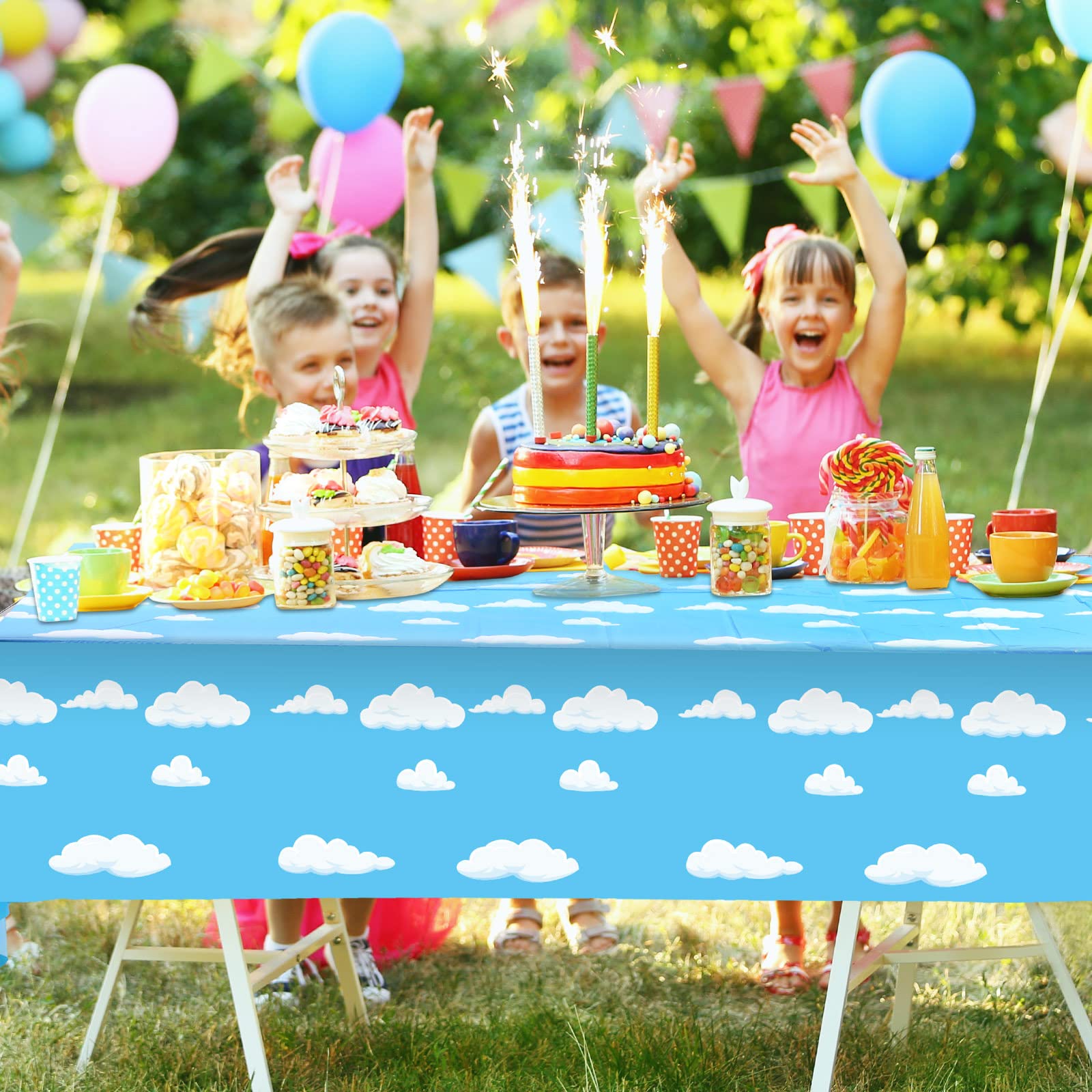Foto 7 | Mantel Party Supplies Tatuo, Azul Cielo, Nubes Blancas, 137 X 274 Cm - Venta Internacional.