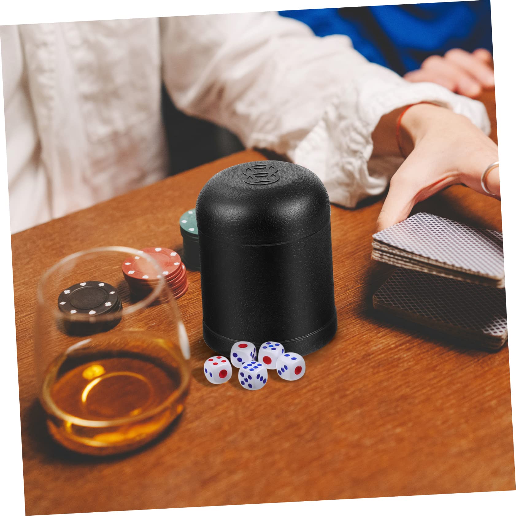 Foto 6 | Juego De Tazas Para Dados Feltechelectr, 5 Juegos Con 25 Dados De Plástico Negro - Venta Internacional.